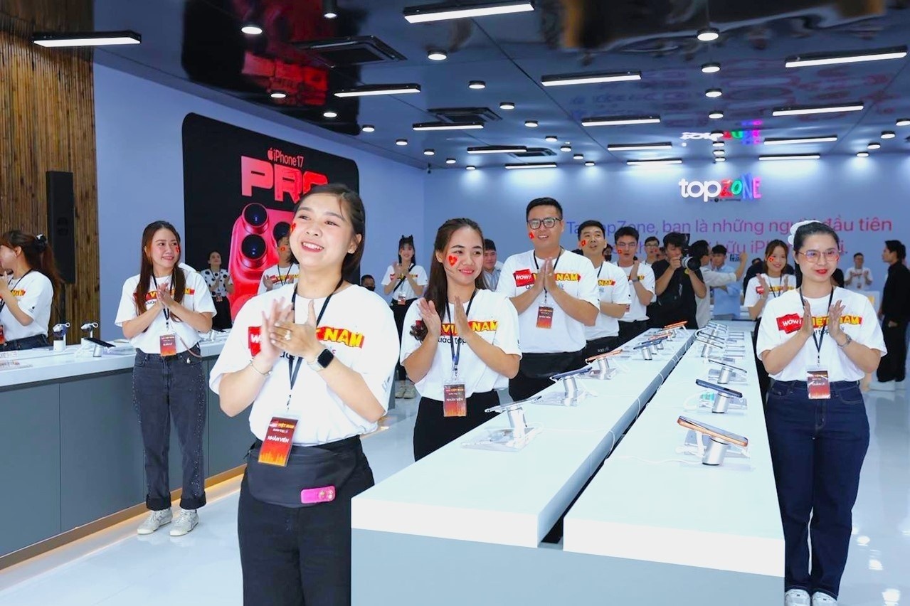 Nhan vien CTCP Dien may Xanh nhan thuong Tet den 200 trieu dong hinh anh