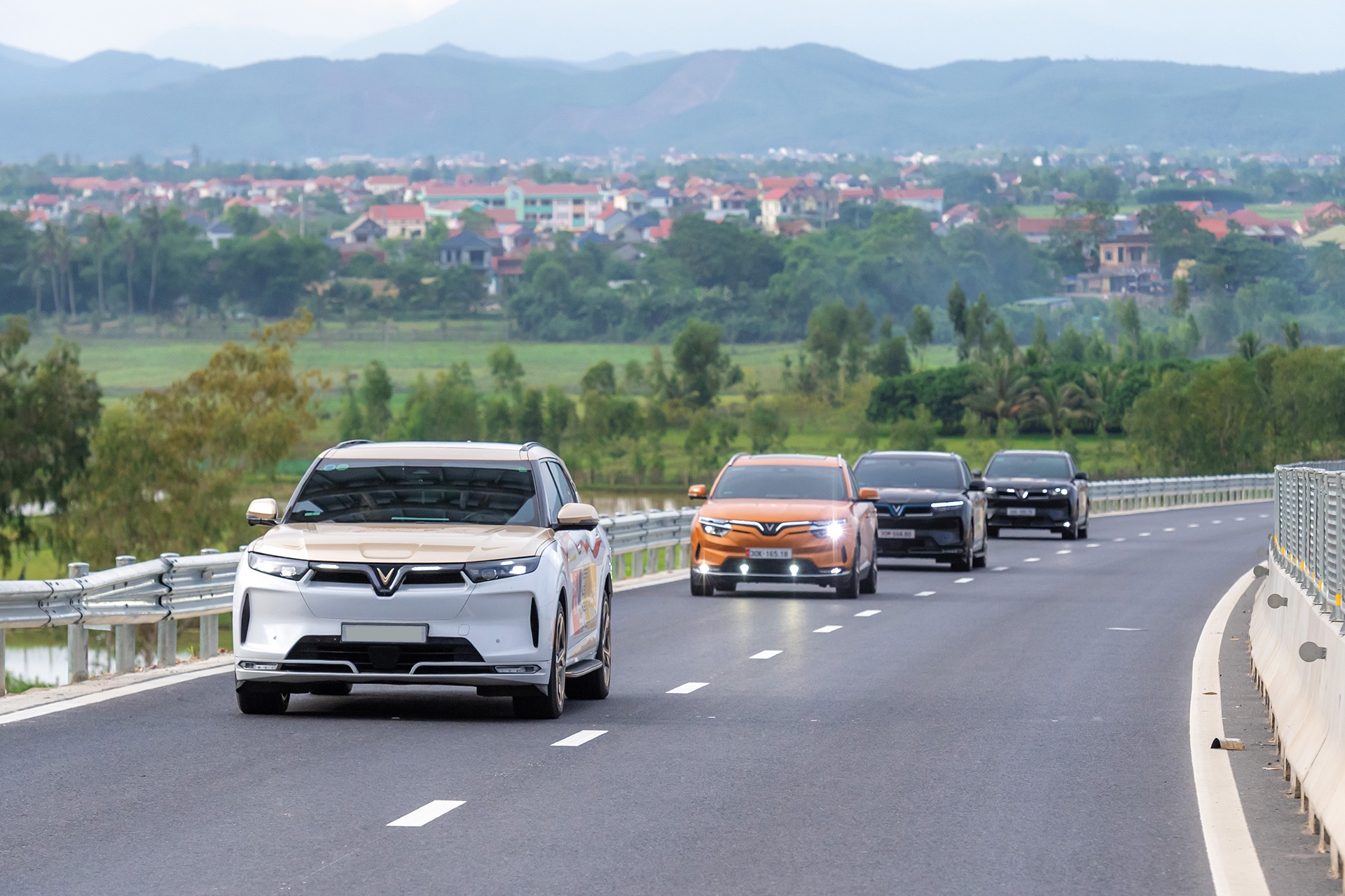 VinFast ra mat dich vu thong minh VF Connect hinh anh