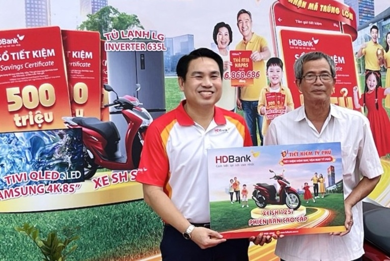 HDBank trao xe SH 125i cho khach hang trung giai ‘Tiet kiem ty phu’ hinh anh