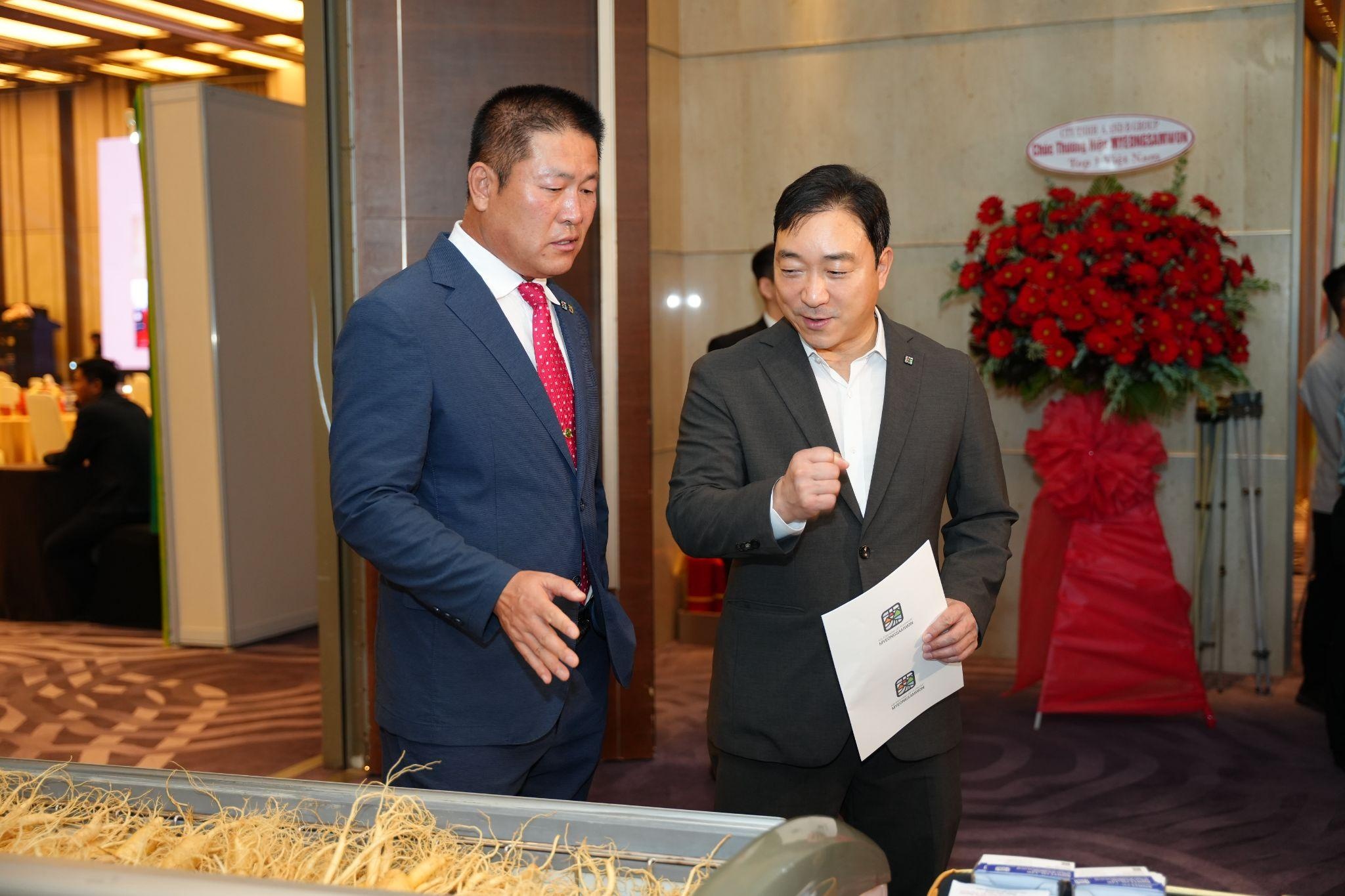 Tieu chuan chon hong sam 6 nam tuoi ho tro suc khoe hinh anh