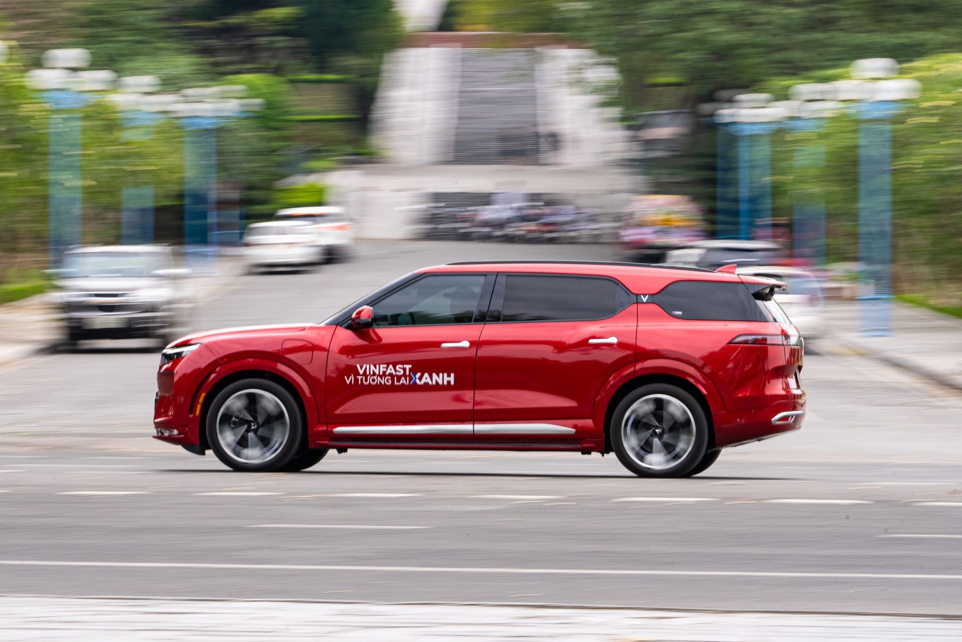 VinFast lap ky luc doanh so chua tung co hinh anh