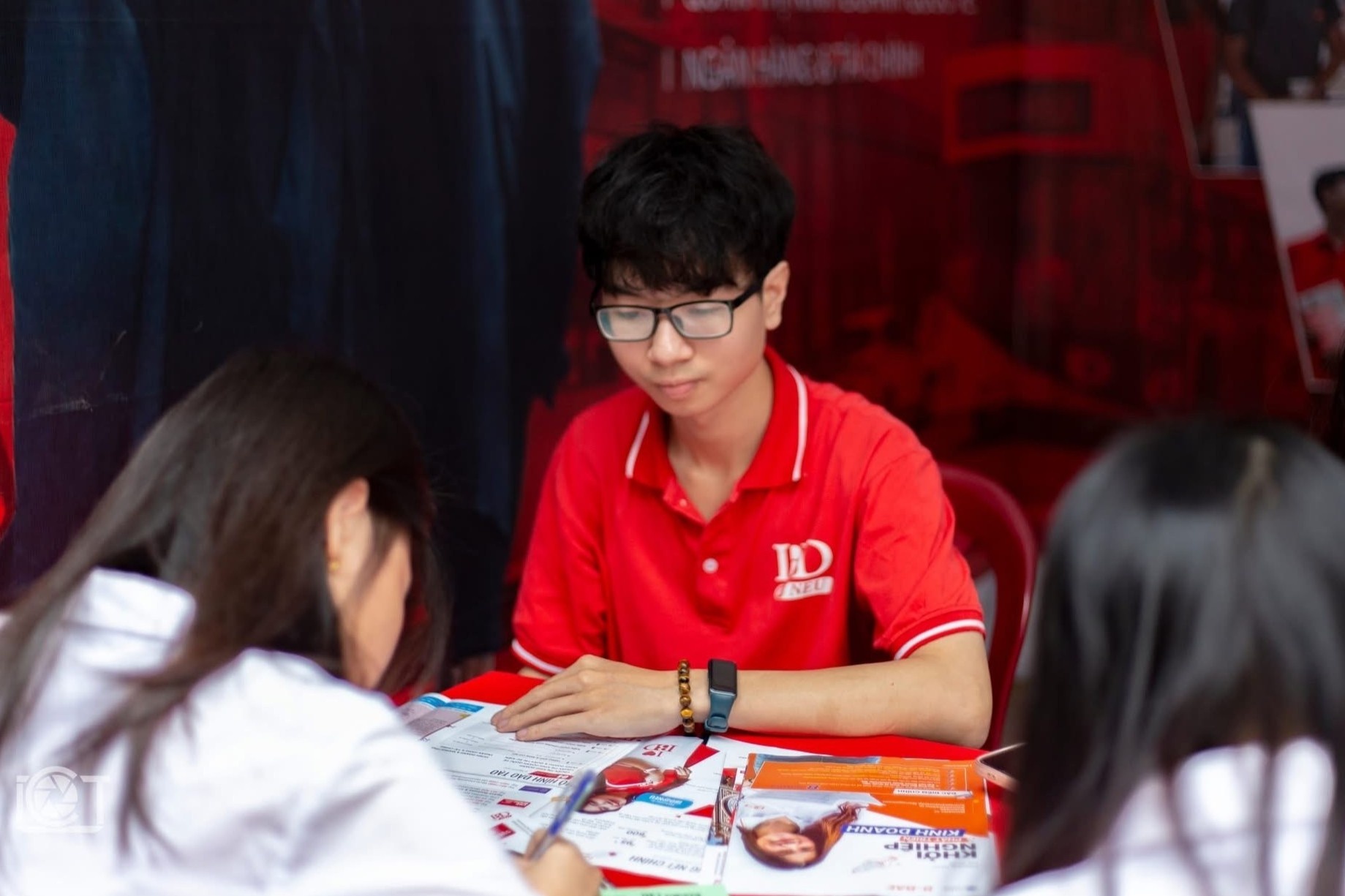 Chuyen hoa thanh cong dan toan cau tai Dai hoc Kinh te Quoc dan hinh anh