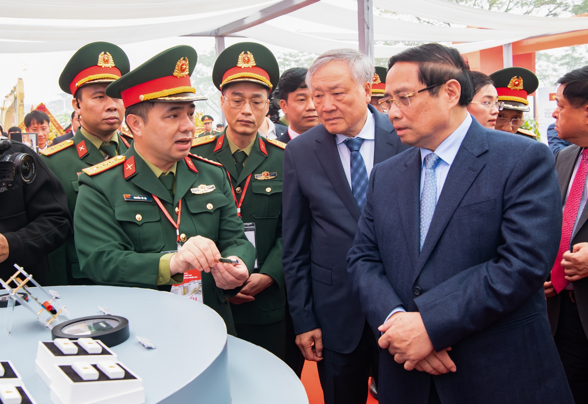 Tap doan Viettel anh 2