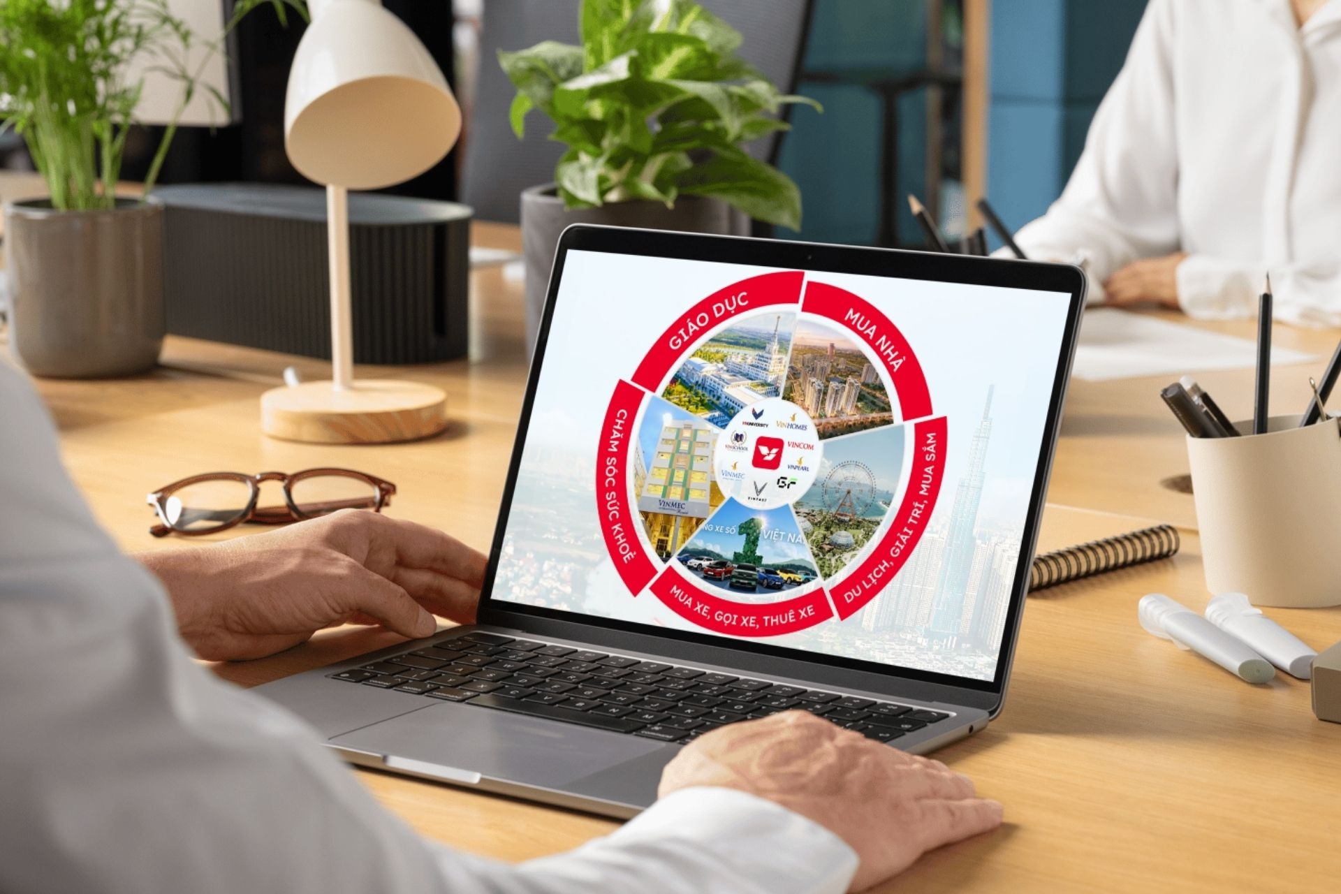 Cach VinSmart Future giai bai toan qua tai ung dung cua nguoi Viet hinh anh