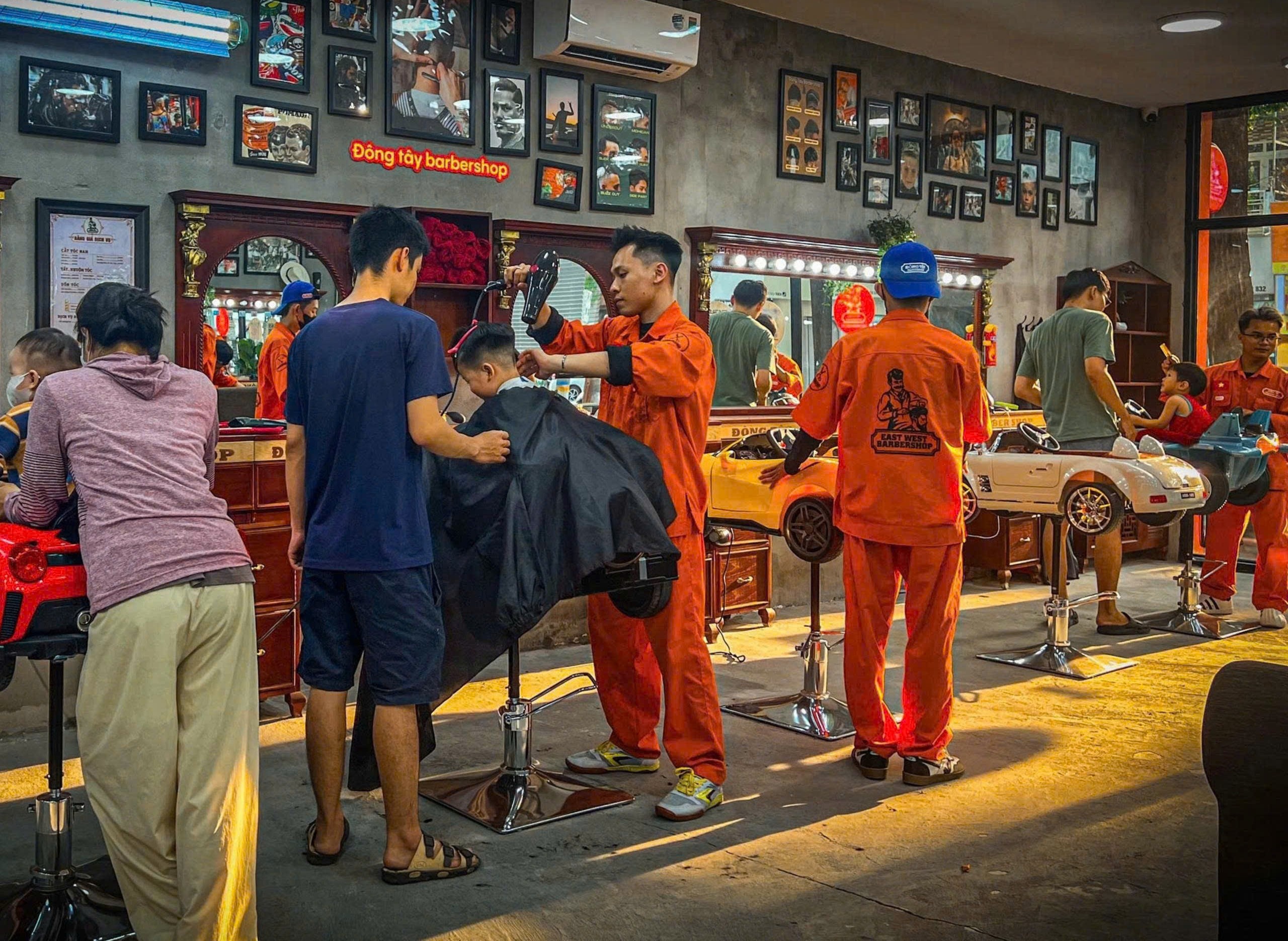 Dong Tay Barbershop anh 3