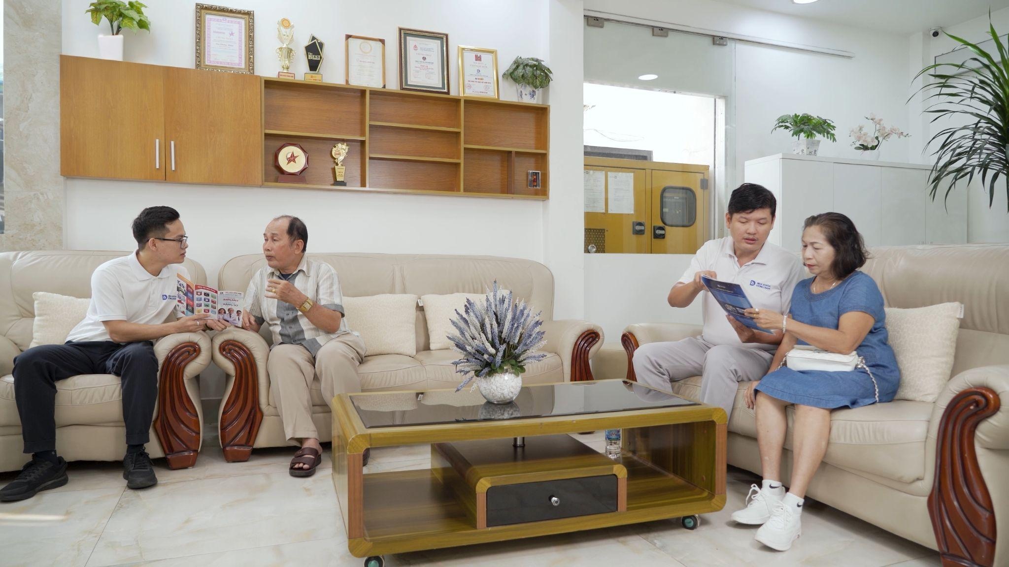 Hanh trinh 20 nam Nha khoa Dong Nam kien tao niem tin tu su tan tam hinh anh