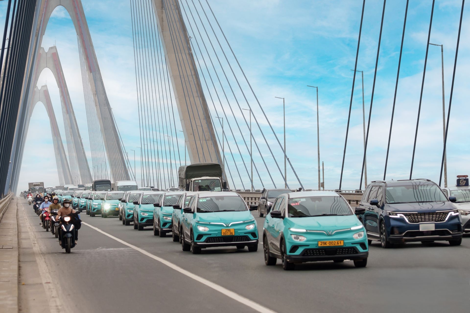 Xanh SM dan dau thi truong goi xe cong nghe trong 15 thang lien tiep hinh anh