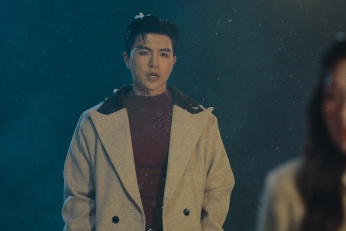 Steven Nguyen he lo man tai xuat 'tuyet doi dien anh' giua troi tuyet hinh anh