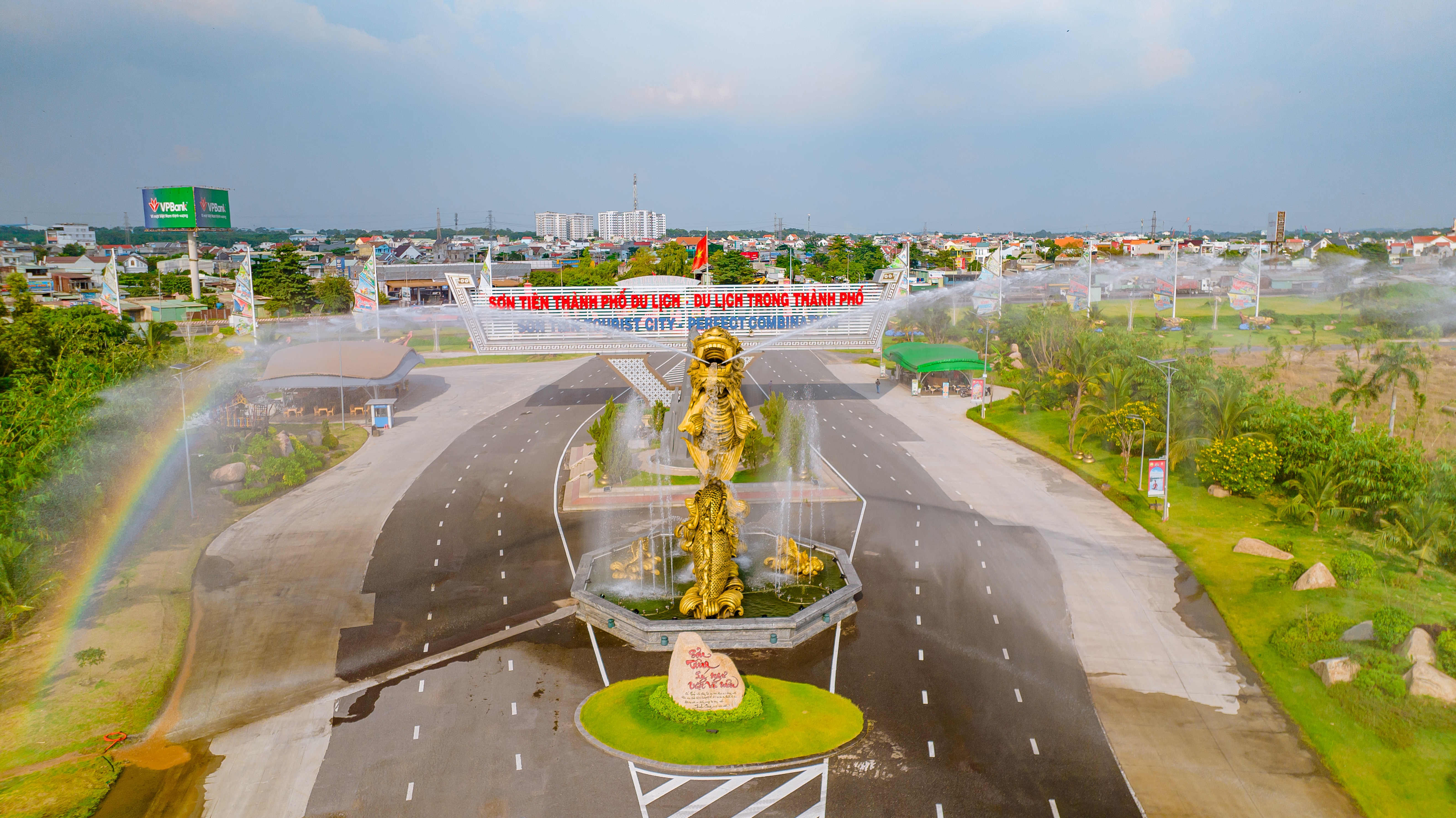 Son Tien - diem hen giai tri tai vung kinh te trong diem phia Nam hinh anh