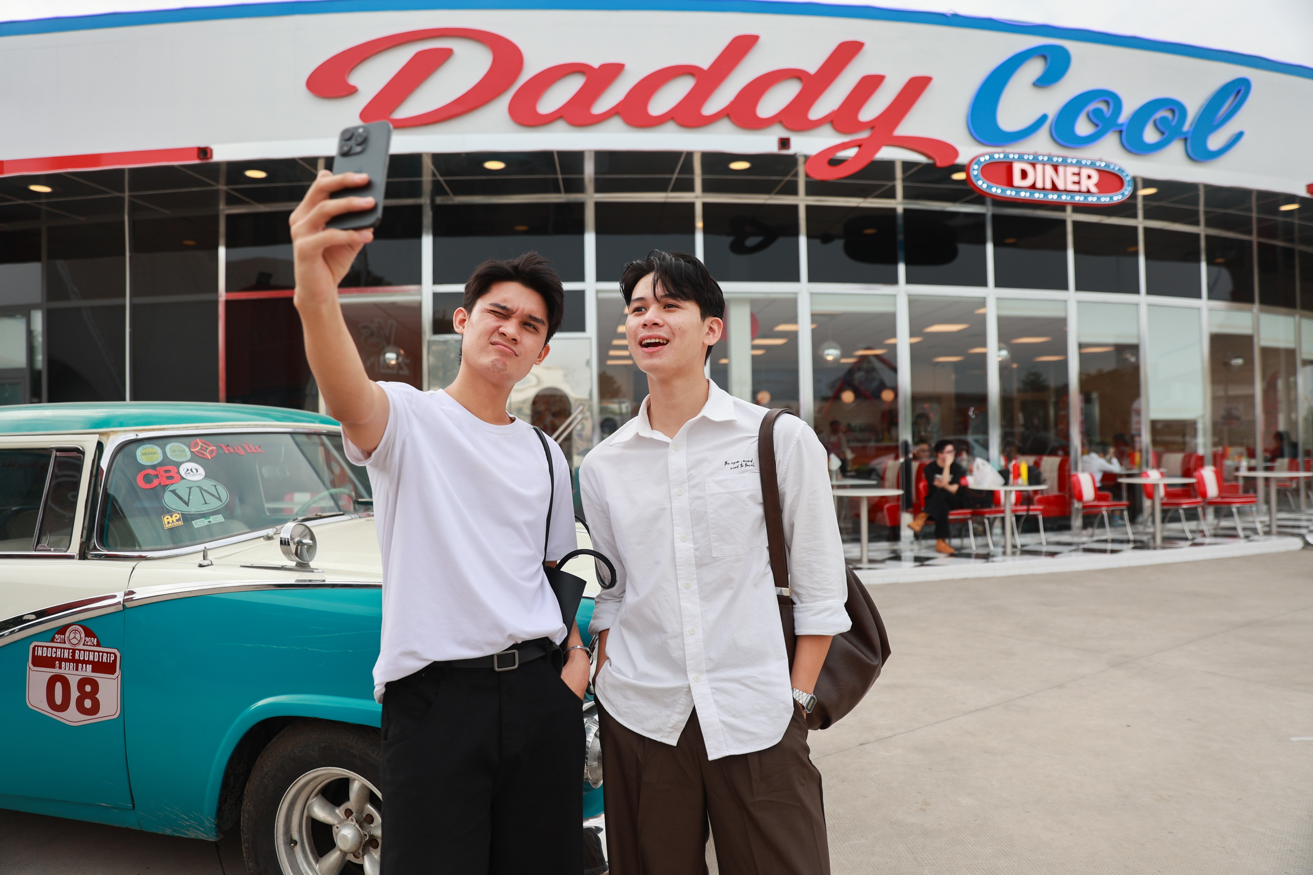 4 toa do du xuan ‘vui quen loi ve’ tai The Global City hinh anh