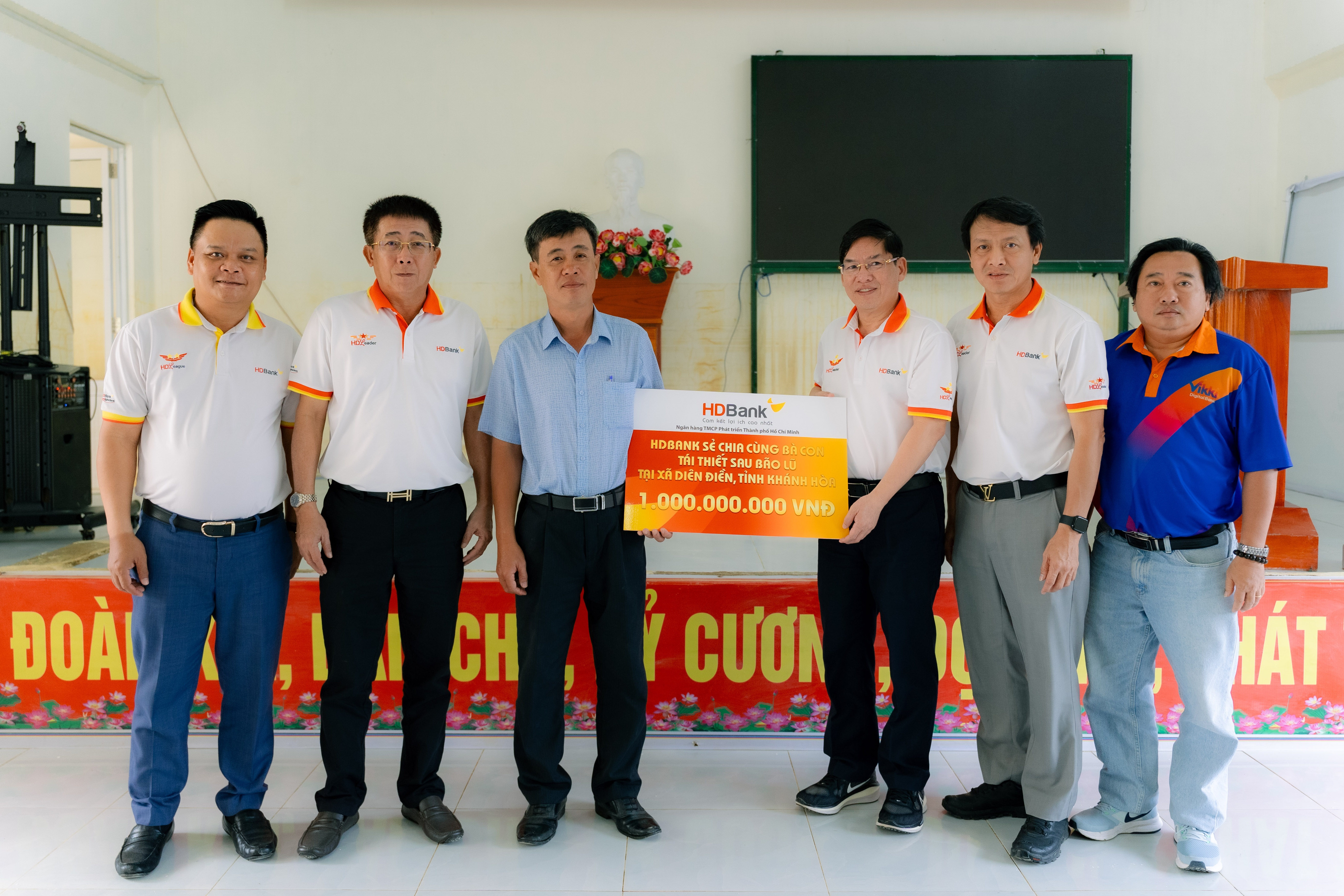 HDBank tung goi vay 12.000 ty dong, ho tro mien Trung phuc hoi sau lu hinh anh