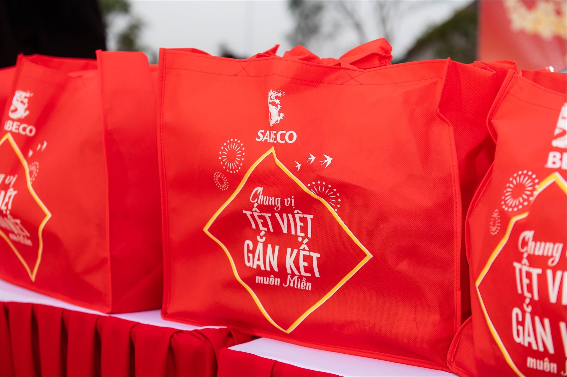 De ai cung la mot phan cua Tet, Sabeco mang 'vi Tet' khap ca nuoc hinh anh