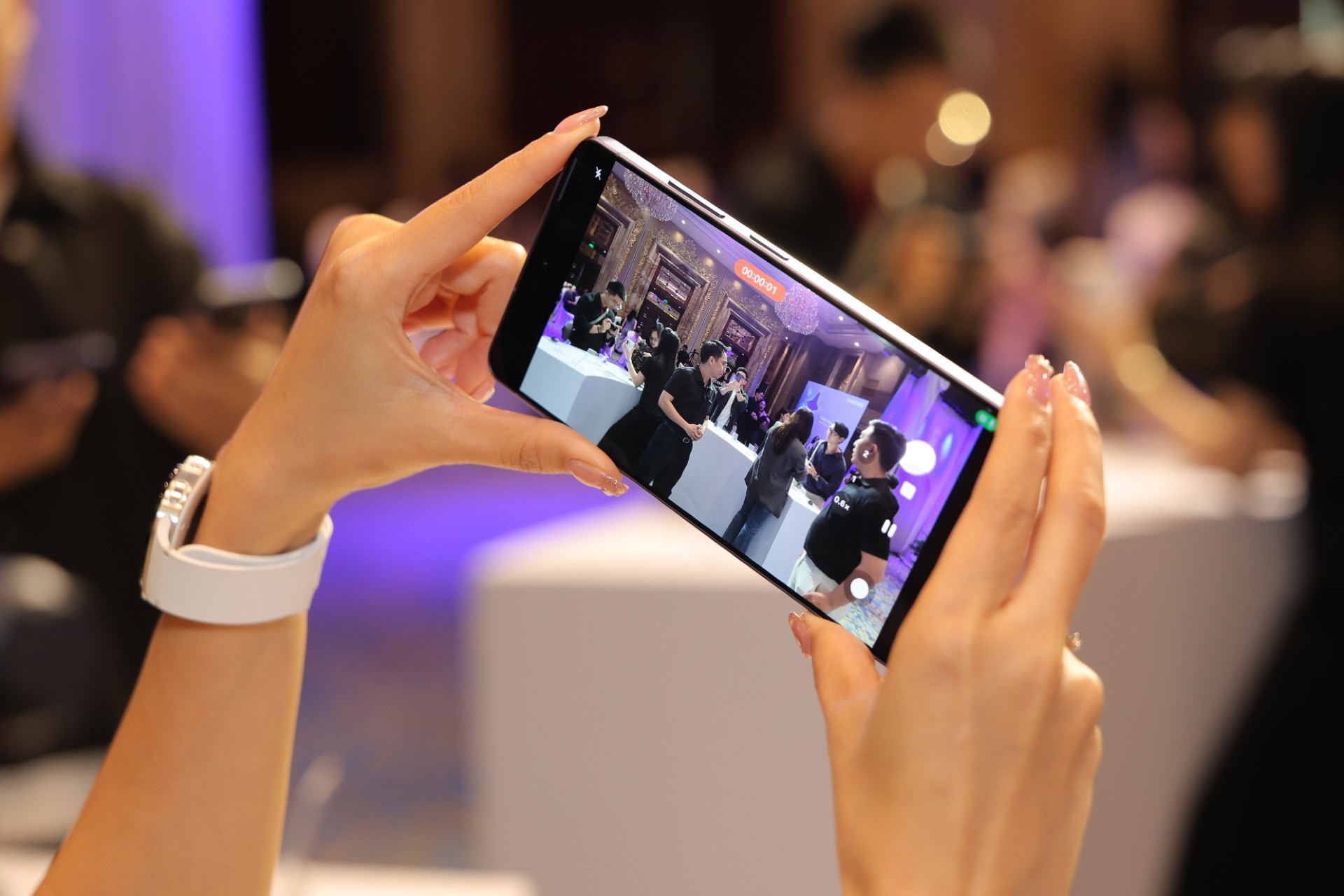 Samsung dinh chuan trai nghiem quay concert tren Galaxy S26 Ultra hinh anh