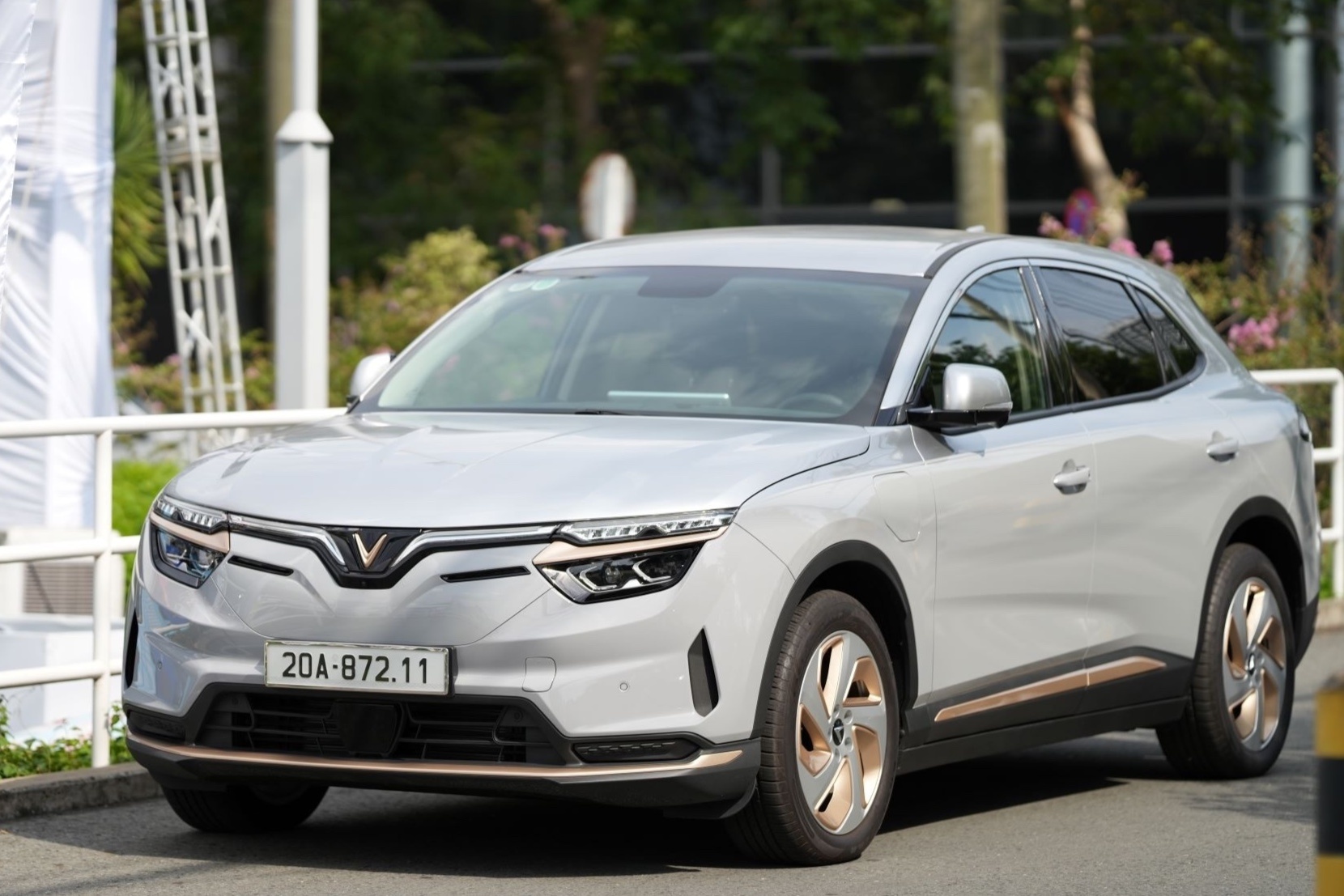 Phan biet 4 goi dich vu VF Connect cho chu xe dien VinFast lua chon hinh anh