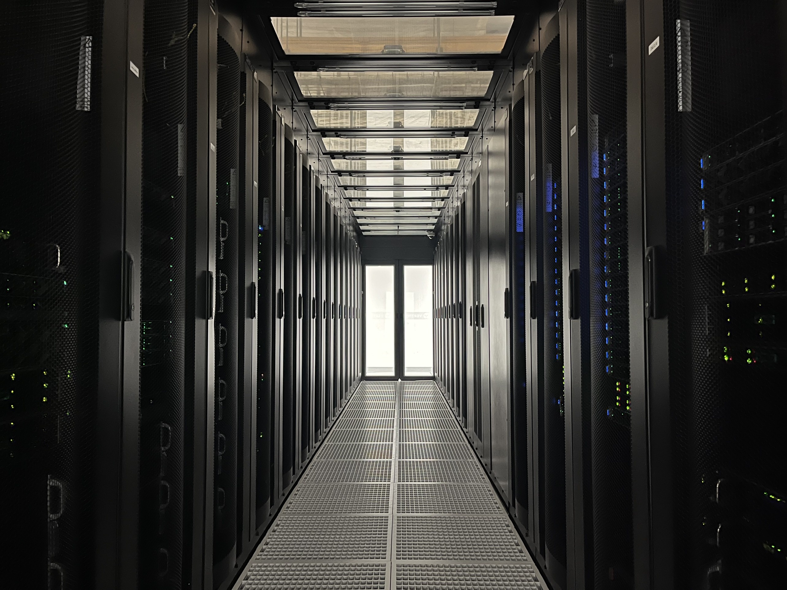 Du dia lon cua AI Viet hinh anh