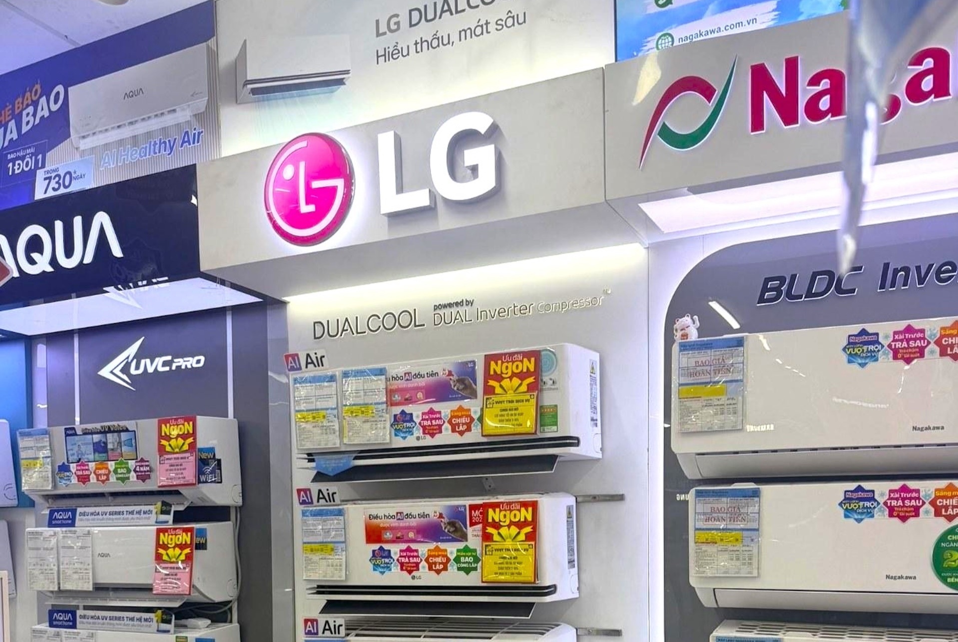 Sam may lanh truoc mua nong, huong uu dai tron goi tai Dien may Xanh hinh anh