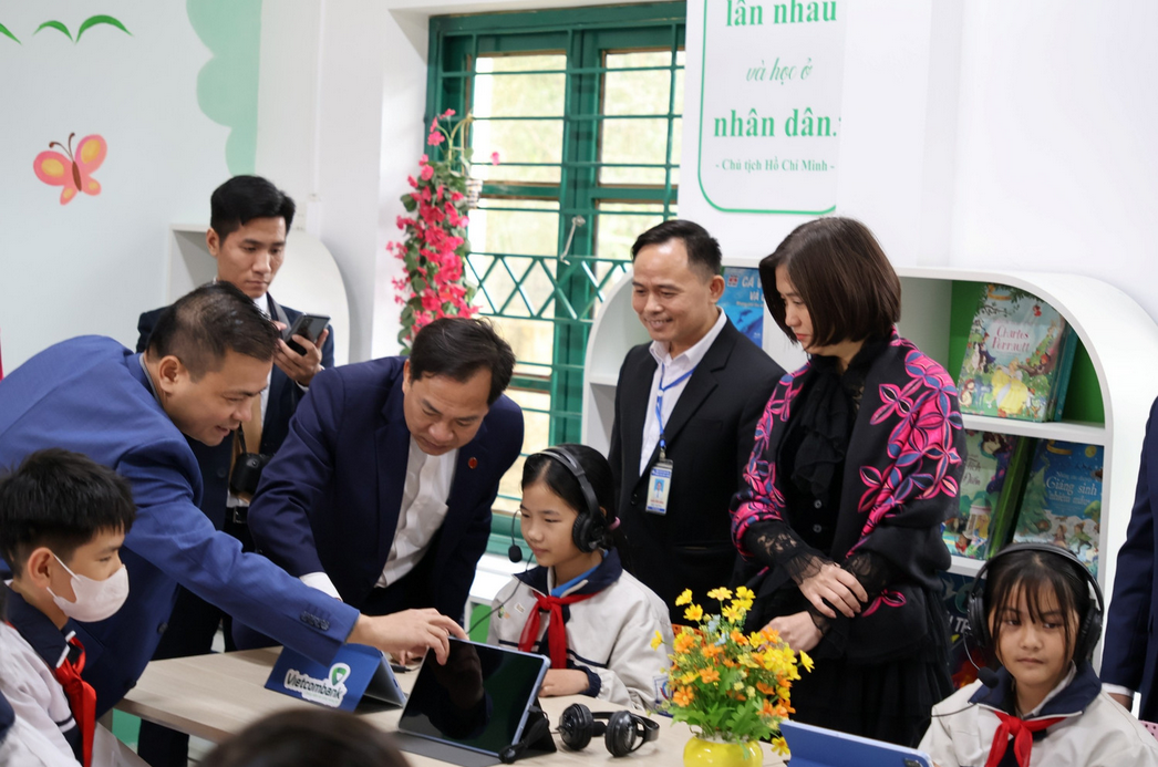 Dau an Vietcombank tren hanh trinh phung su cong dong hinh anh