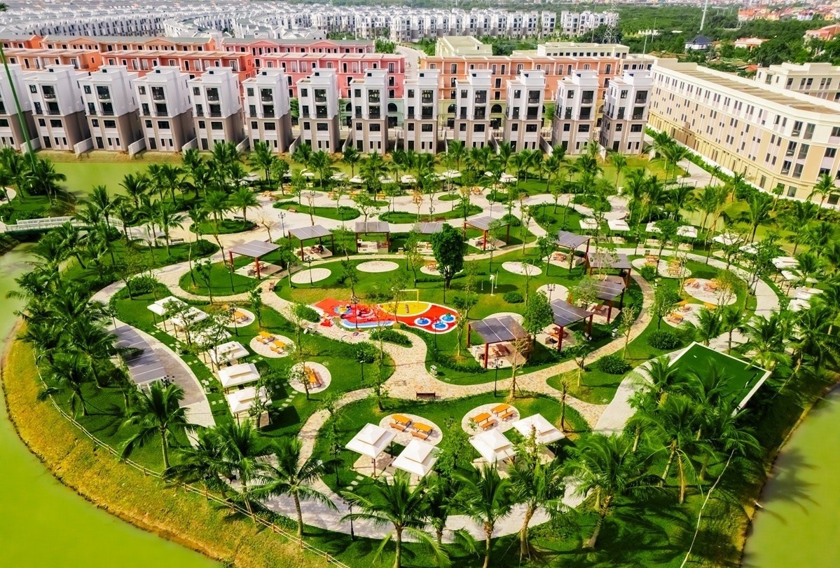 Hang hieu Vinh Xanh tai lap ky tich tang gia 400% cua Vinhomes hinh anh