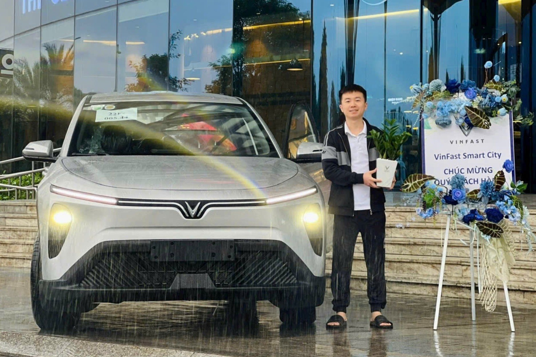 Chon Limo Green, tai xe cong nghe tiet kiem 120 trieu dong/nam hinh anh