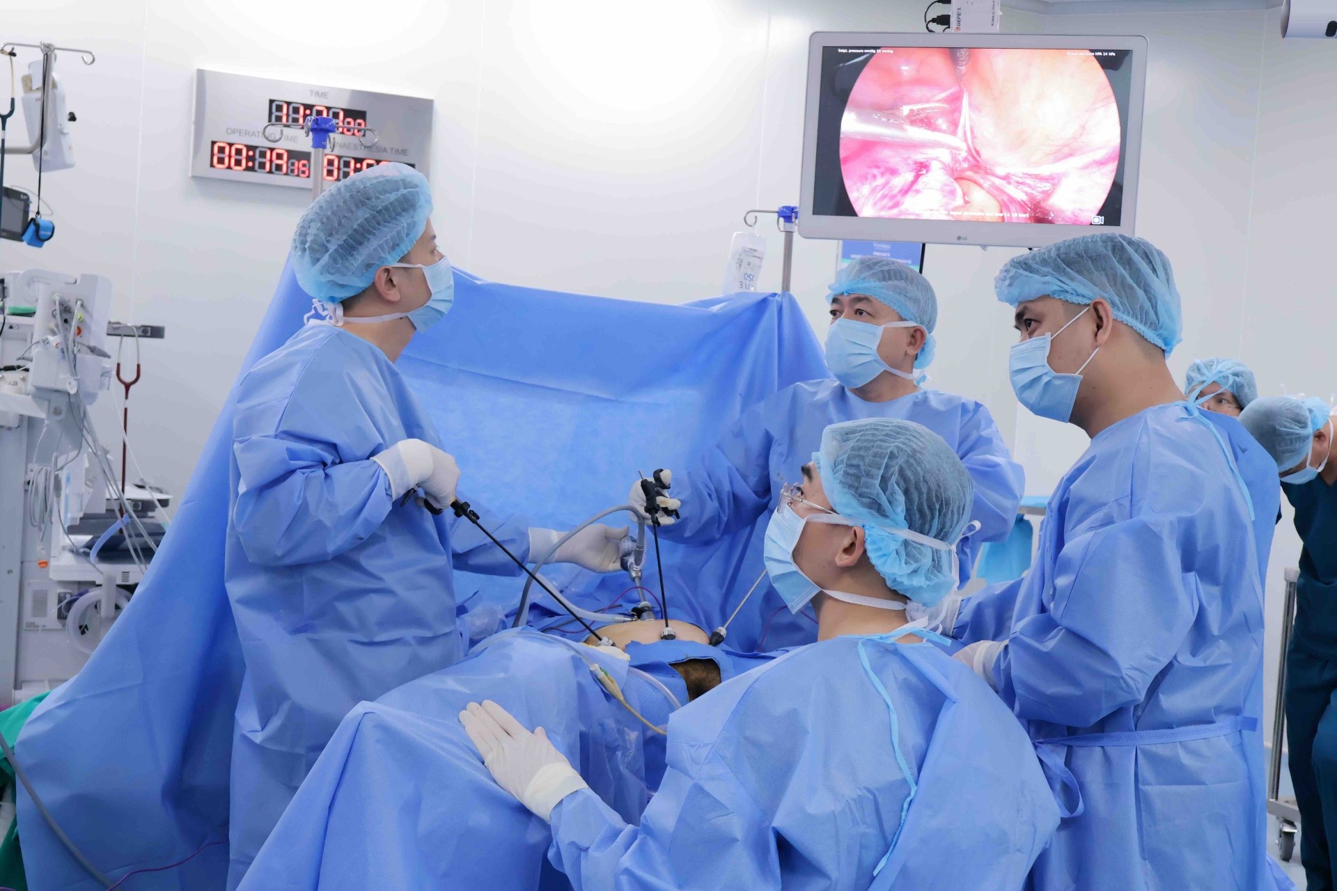 Xuat huyet sau man kinh keo dai, nguoi phu nu phat hien ung thu hinh anh