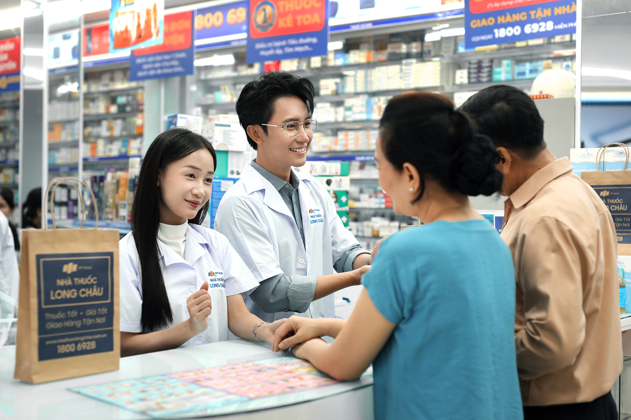 Long Chau hop tac AstraZeneca ra mat lieu phap moi cho nguoi hen nang hinh anh