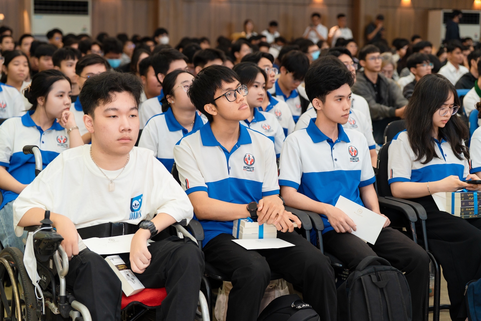 Hanh trinh,  Tu Trai Tim anh 7