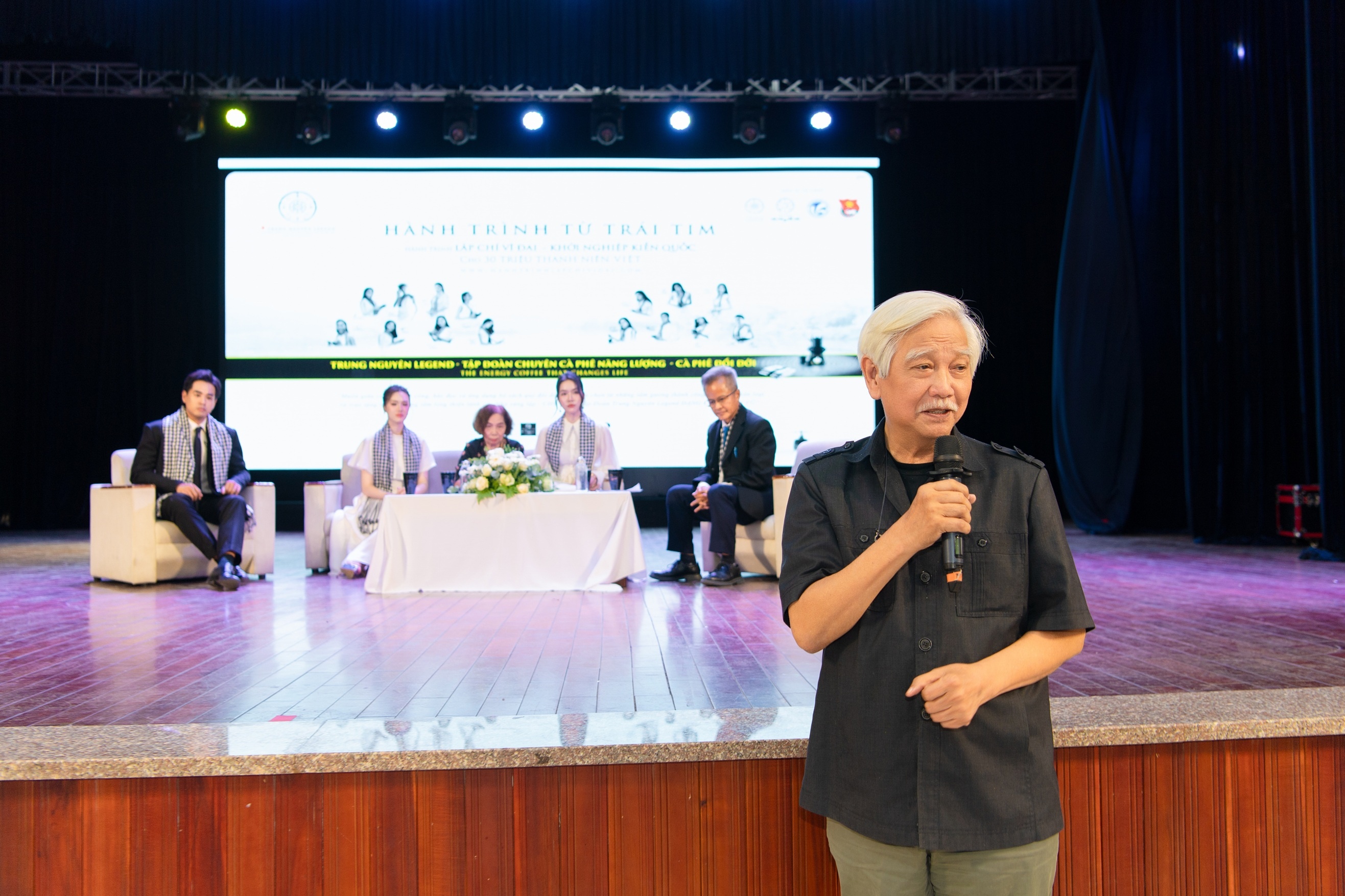 Hanh trinh Tu Trai Tim anh 2