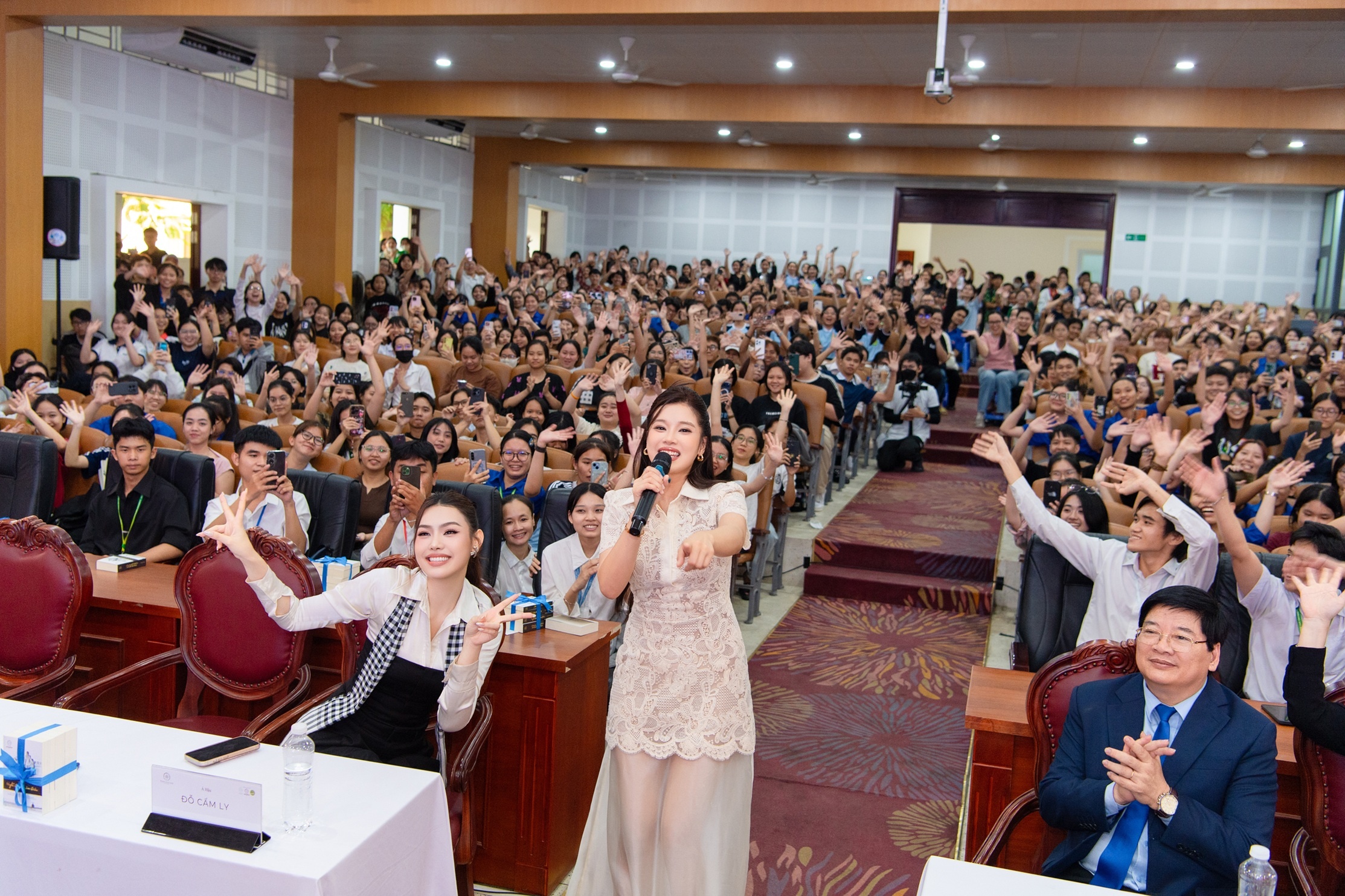 Hanh trinh Tu Trai Tim anh 6