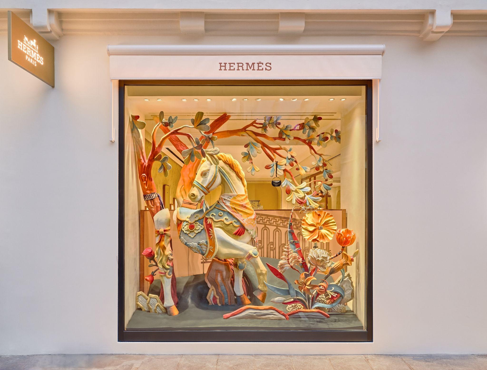 Chuyen cua so Hermes Trang tien: ‘Ngua than’ tron Giong di dau? hinh anh