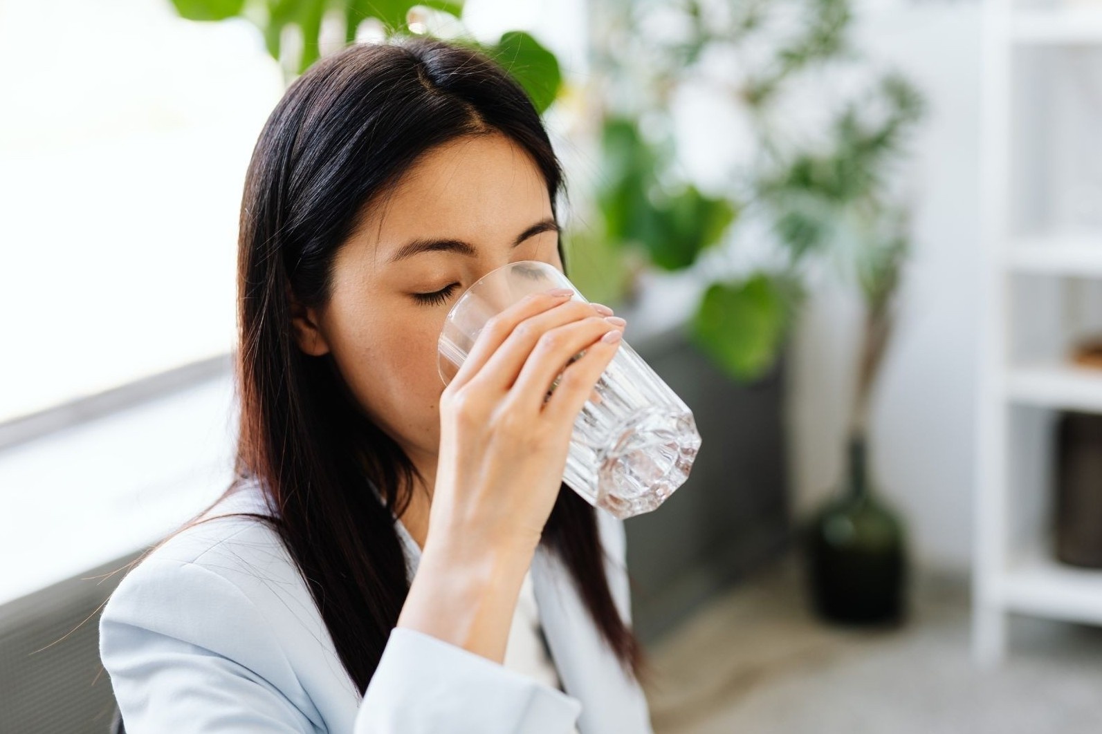 4 bi kip giup dan van phong 'giai nhiet' ngay nang nong hinh anh