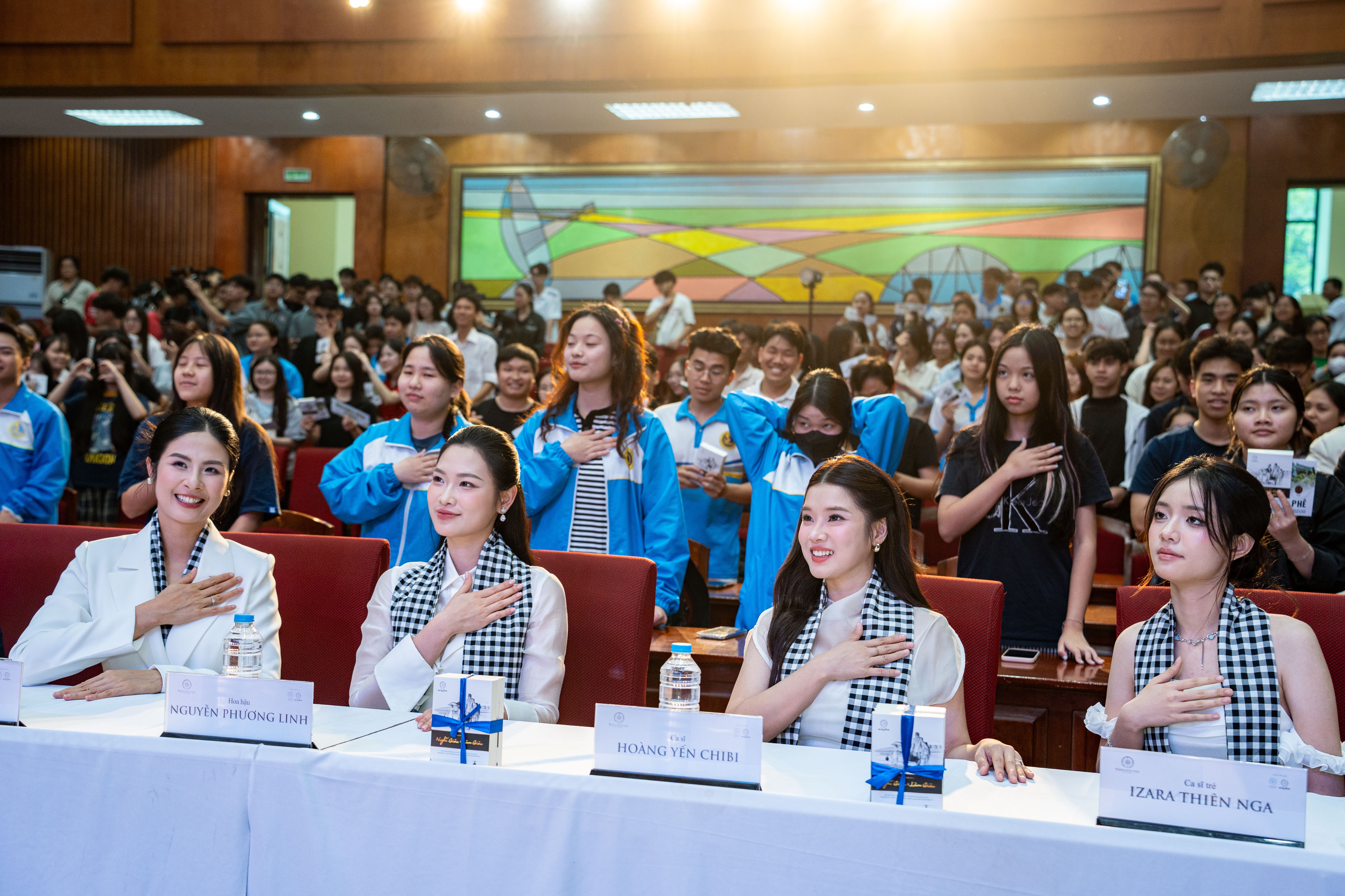 Hanh trinh Tu Trai Tim tiep lua khoi nghiep, kien quoc cho thanh nien hinh anh