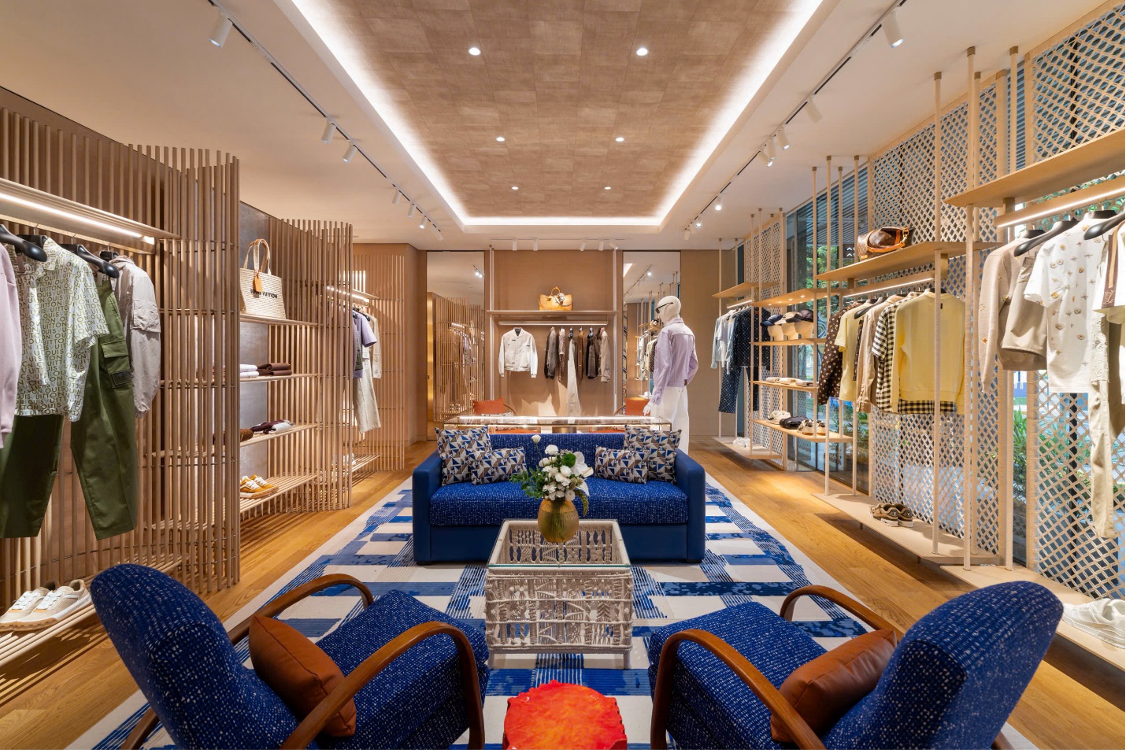 Co gi tai cua hang Louis Vuitton Menswear dau tien o TP.HCM? hinh anh