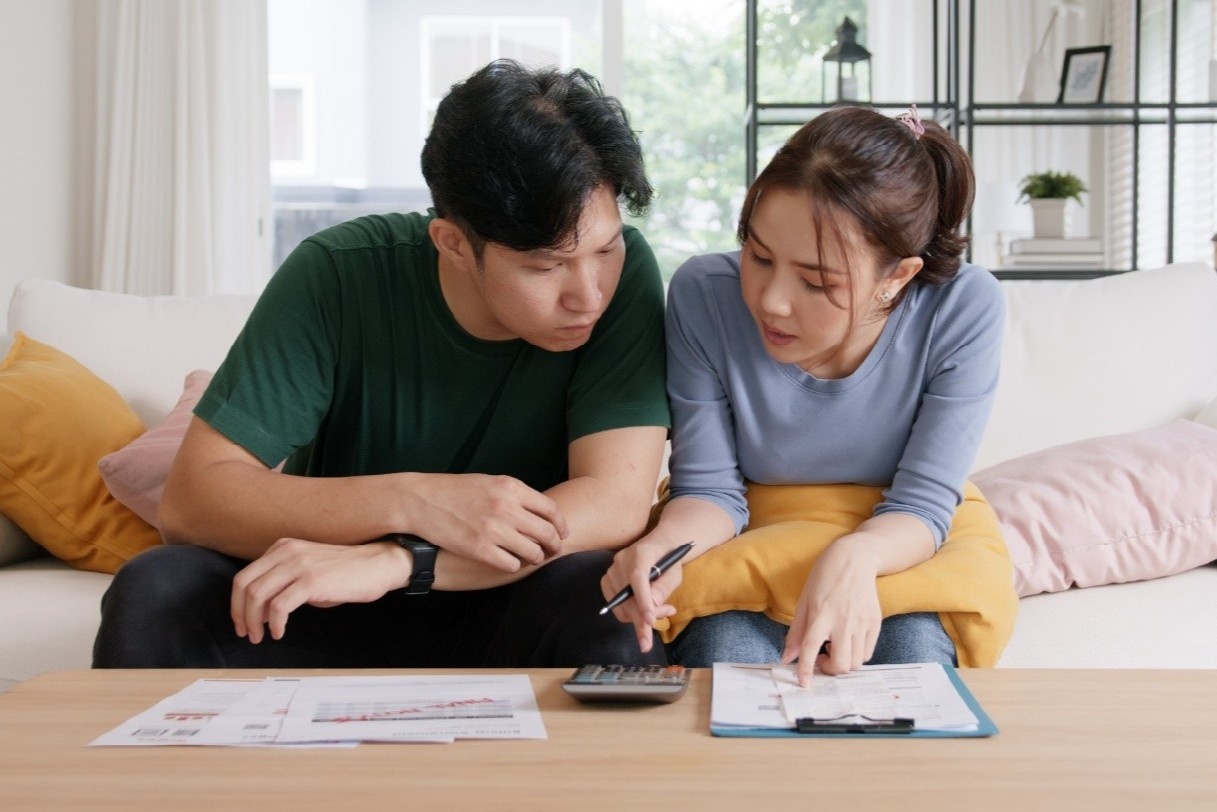 Khao sat 7.707 nguoi chau A: Chi 46% san sang cho cu soc tai chinh lon hinh anh