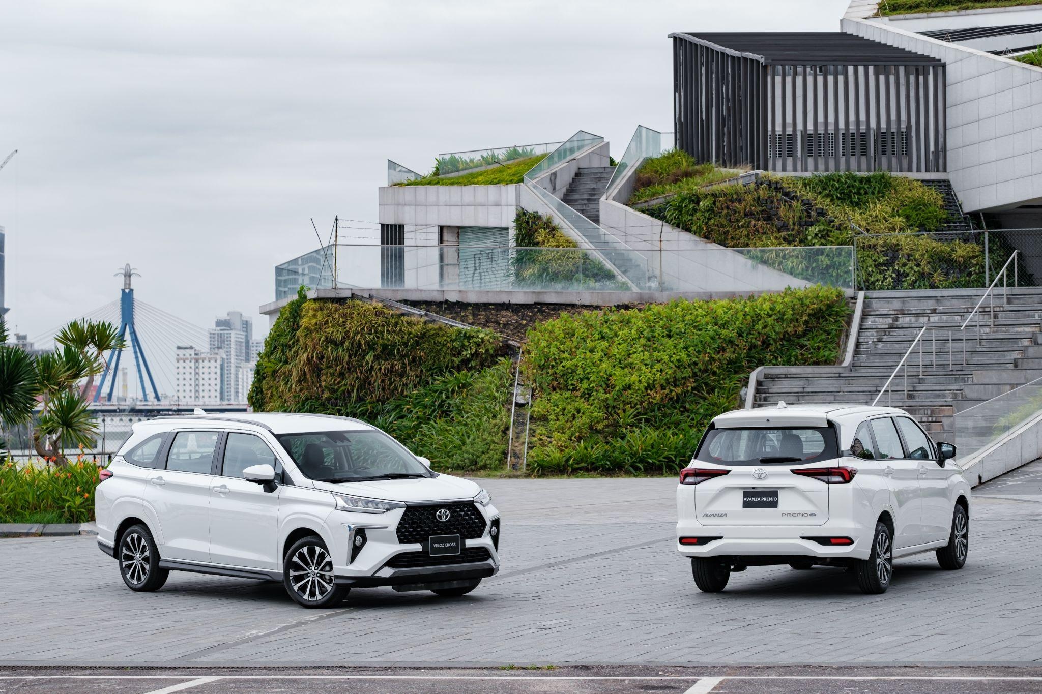 Xe Toyota - loi giai can bang nhu cau va bai toan kinh te duong dai hinh anh