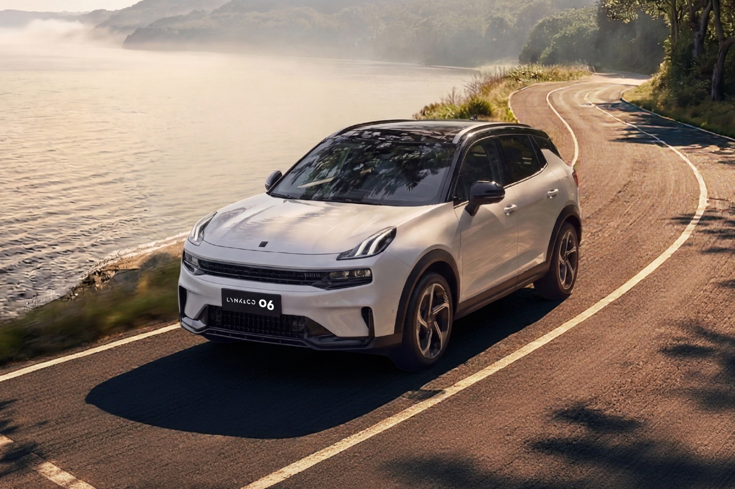 Lynk & Co 06 uu dai dac biet trong thang 4 hinh anh
