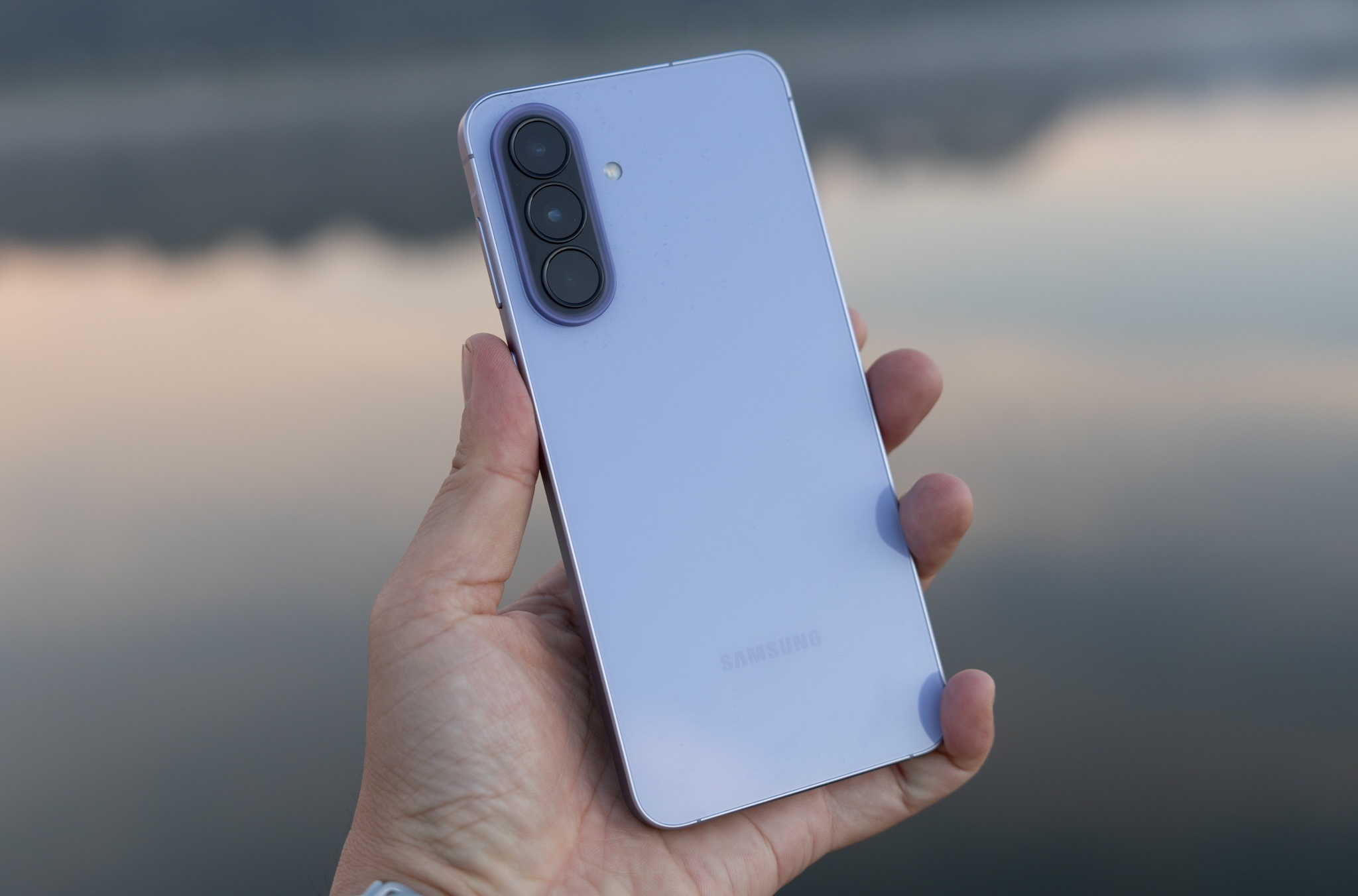 Camera, AI, thiet ke Galaxy A57/A37 5G di sau vao doi song nguoi dung hinh anh