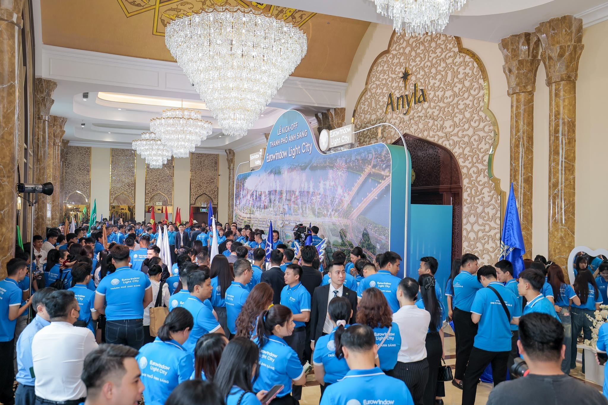 Eurowindow Light City anh 1