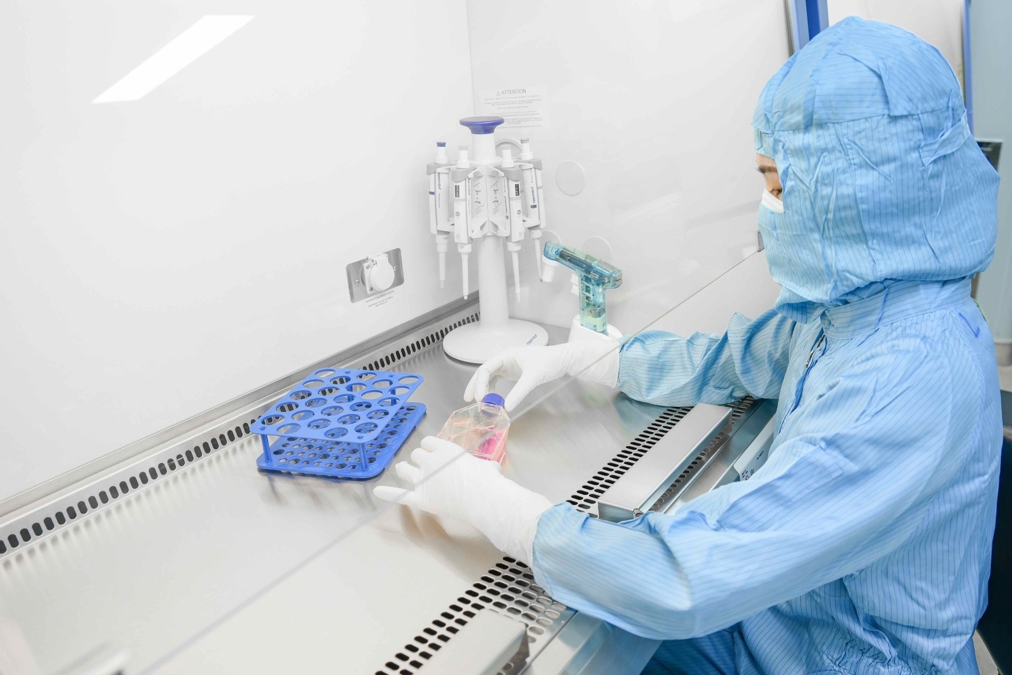 Vinmec mo lai hy vong cho benh nhan ung thu mau khang tri hinh anh