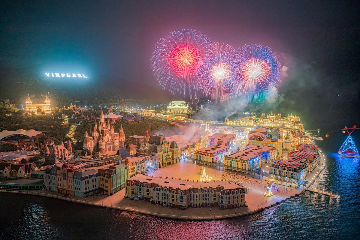 Tu nghi duong den 'dao hoi' 24/7 va ly do Hon Tre hut khach quanh nam hinh anh