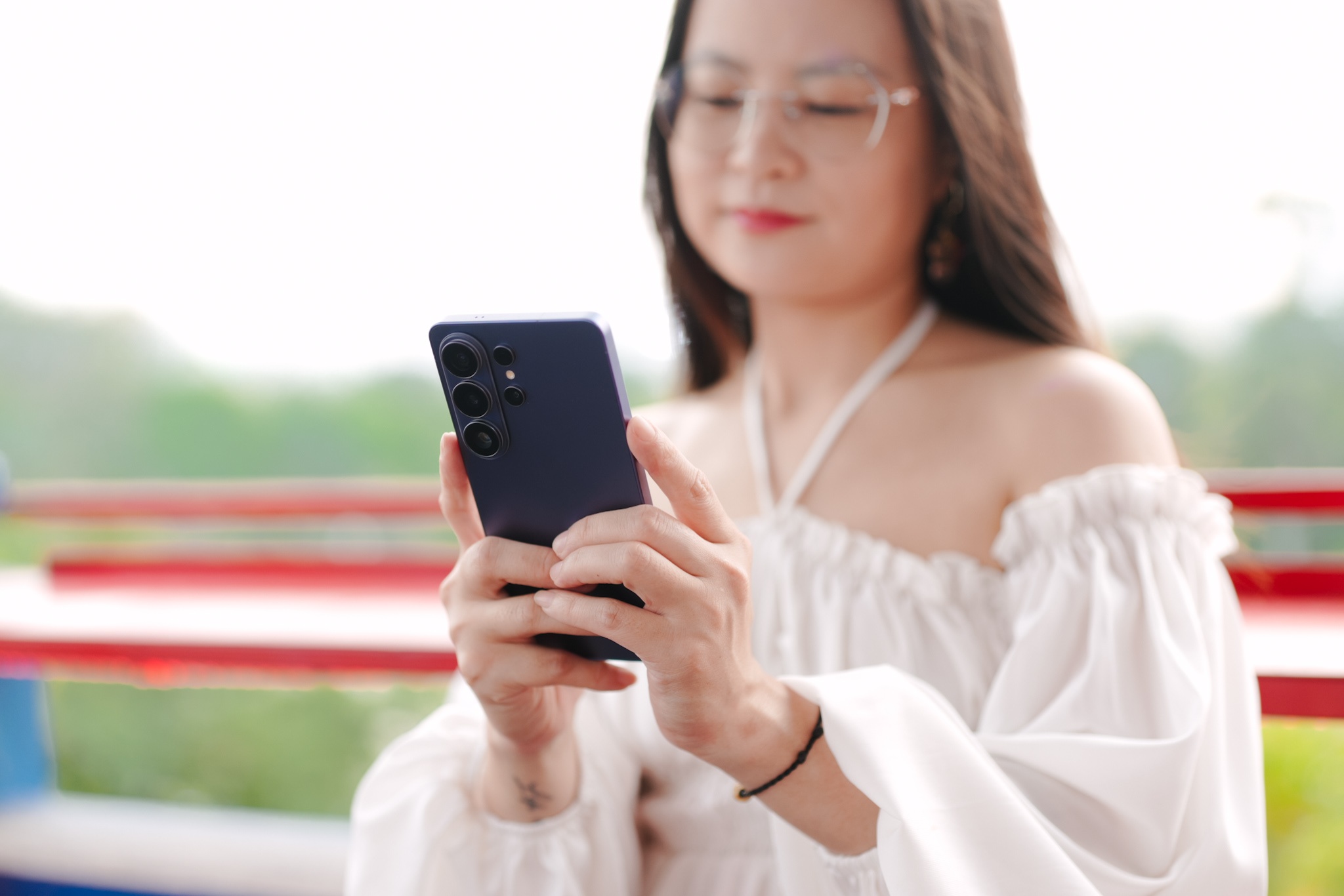 Goc nhin cua dan van phong ve Galaxy AI tren S26 Ultra hinh anh