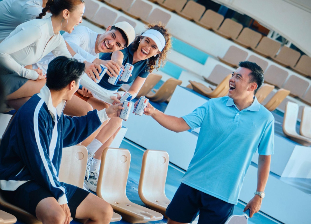 Bia nhe cho loi song nang dong Michelob ULTRA ra mat tai Viet Nam hinh anh