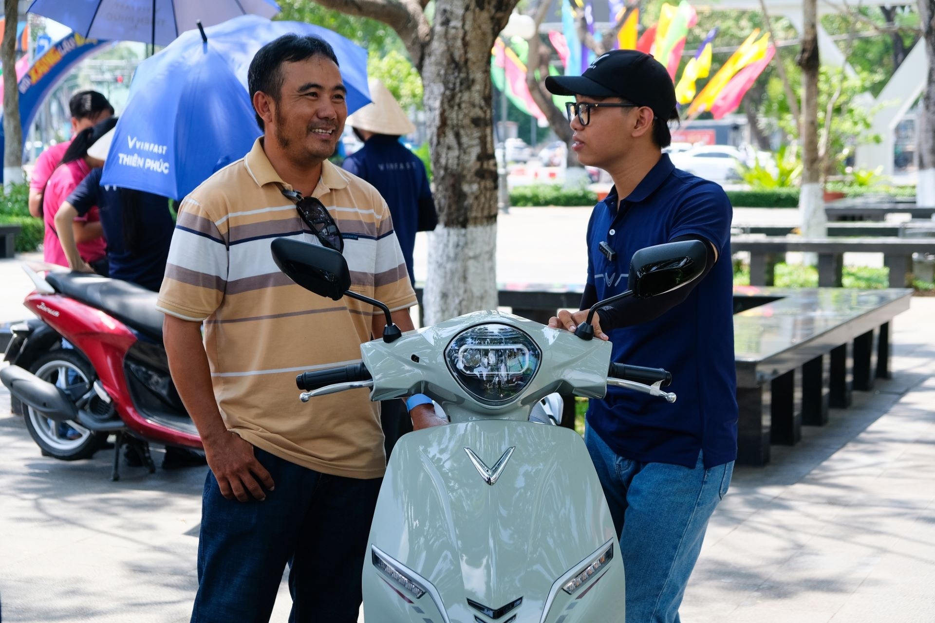 Xe dien VinFast anh 4