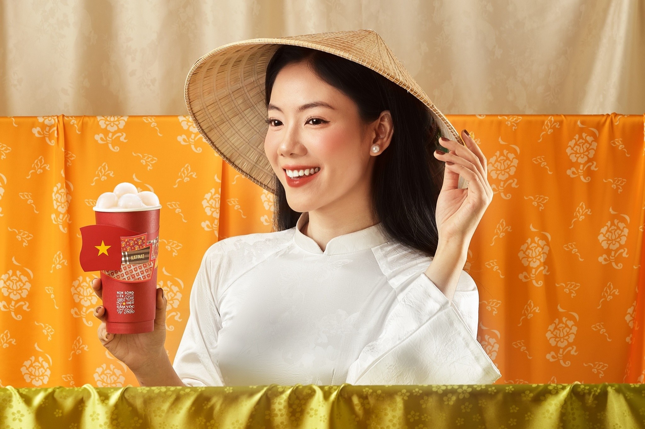 Tinh than 30/4 hien dien tren thiet ke ly cua Katinat hinh anh