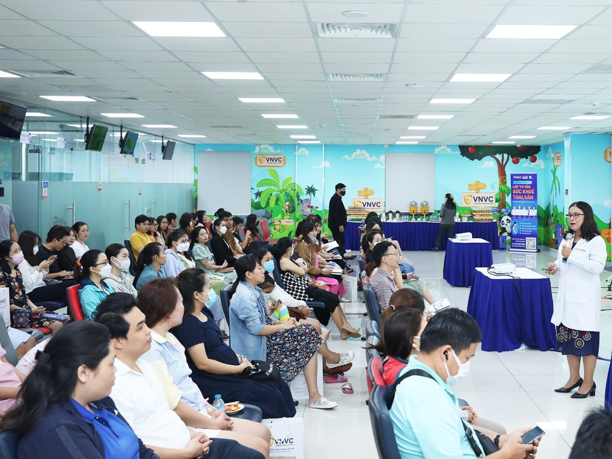 Tiem chung VNVC anh 11