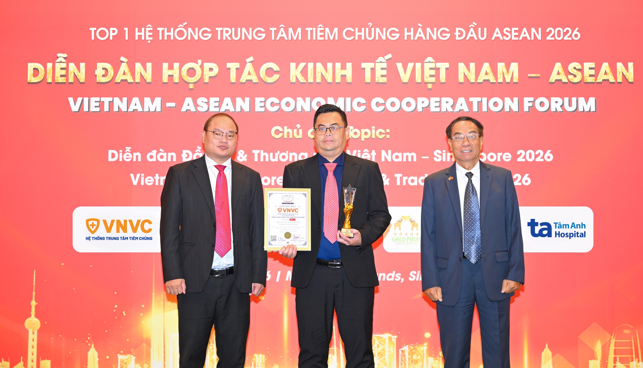 VNVC duoc vinh danh la he thong tiem chung so 1 Dong Nam A hinh anh
