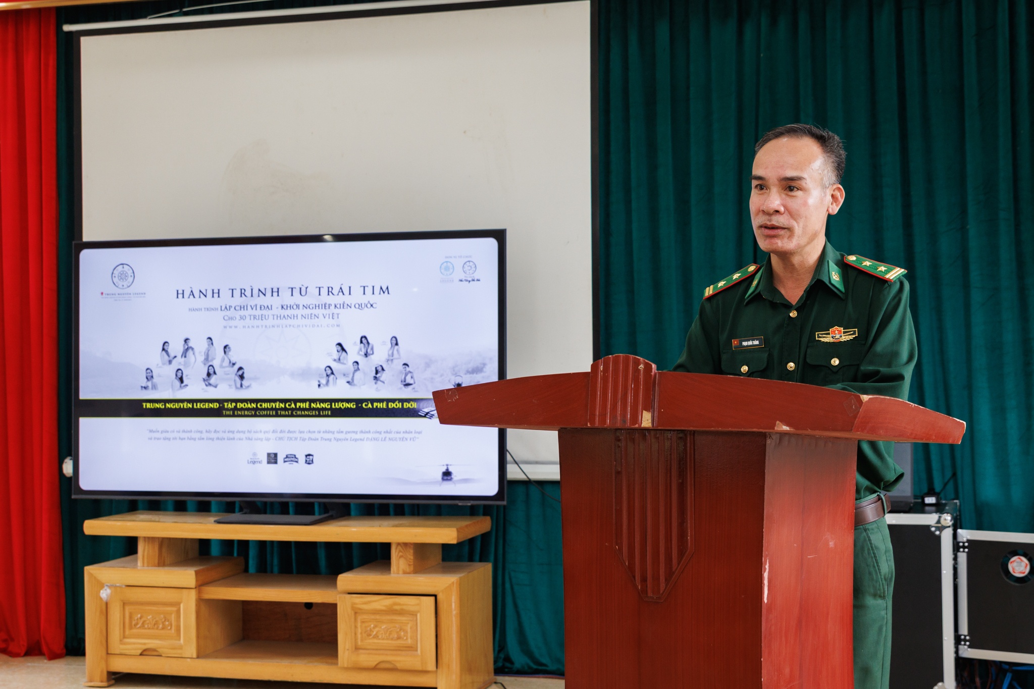 Hanh trinh Tu Trai Tim anh 13