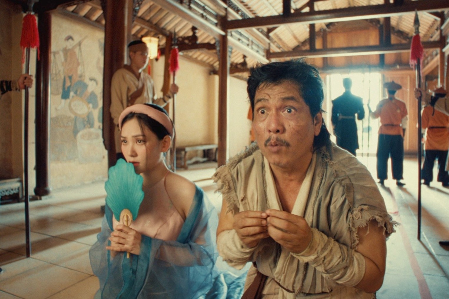 Phim ‘Trum So’ - hai huoc, hanh dong va nhung khoang lang vua du hinh anh