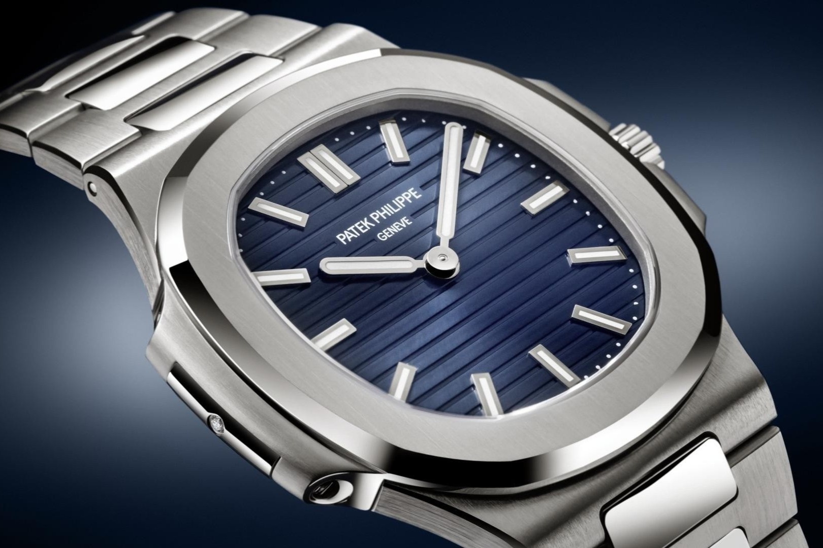 Chuyen chua ke ve chiec dong ho Patek Philippe Nautilus hinh anh