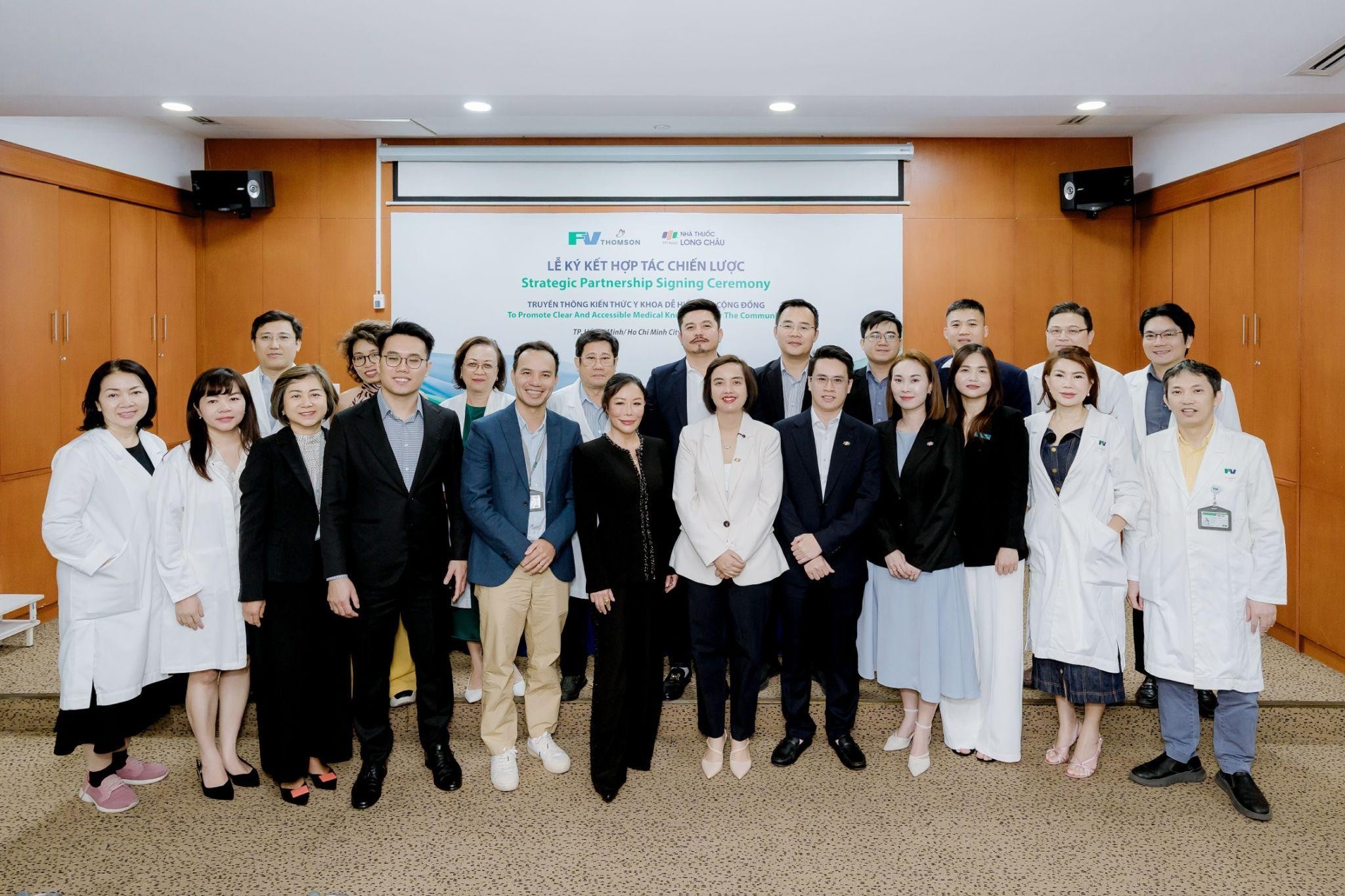 nha thuoc Long Chau anh 4