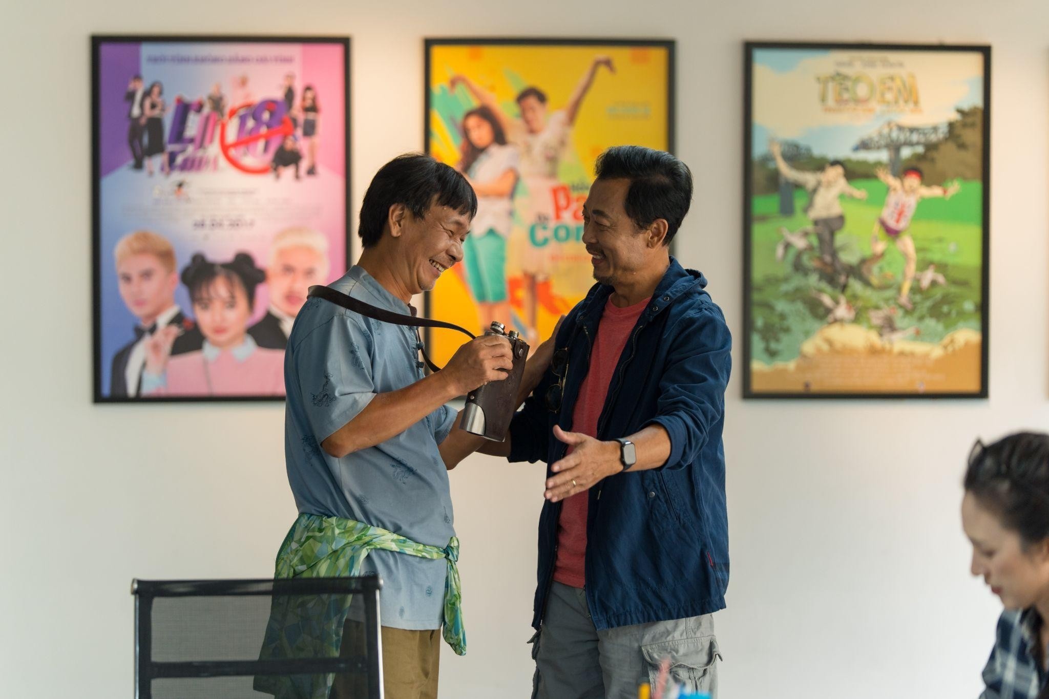 Dai tiec trang mau 8 anh 2